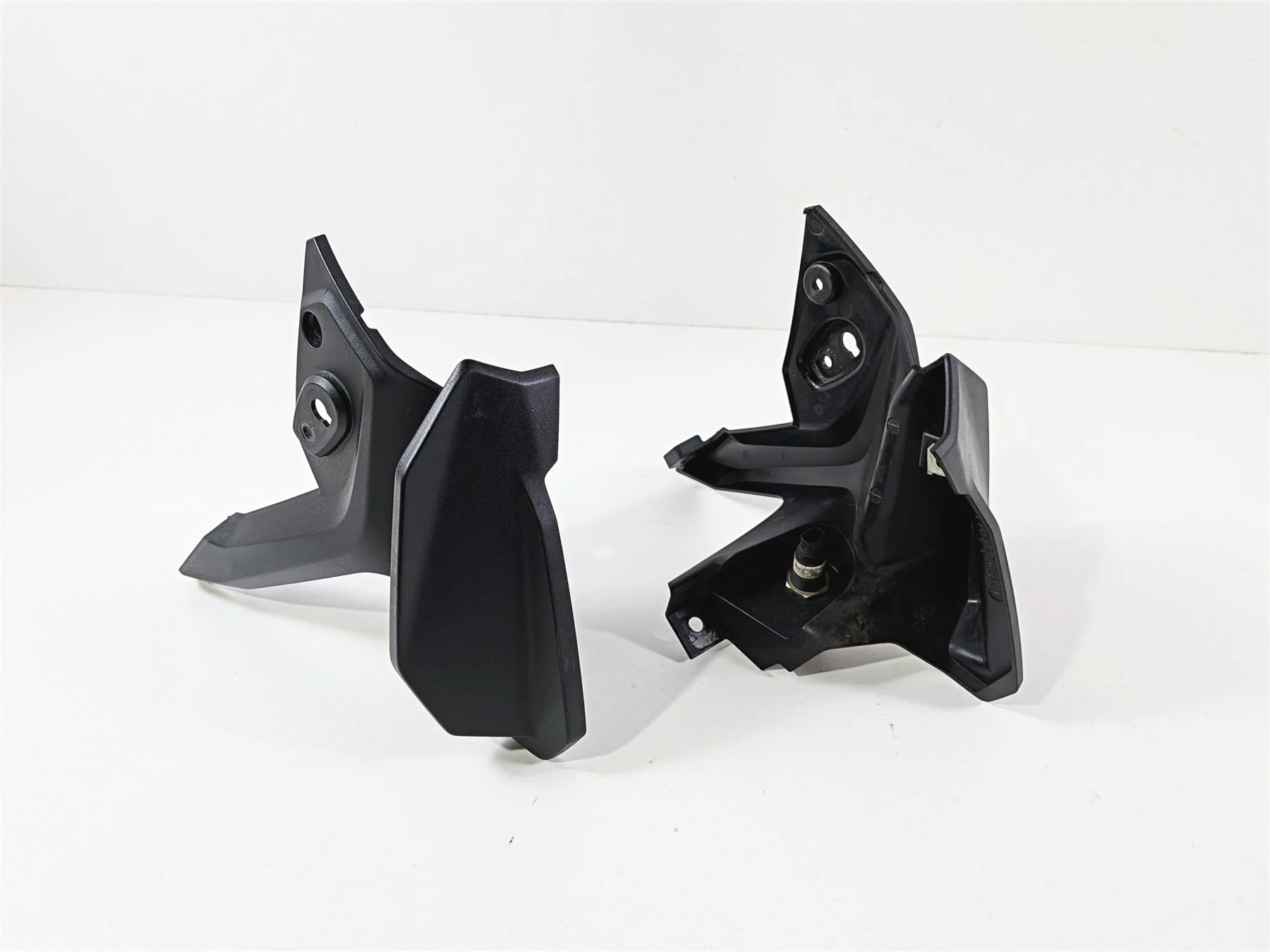 2023 BMW F850GS K81 Front Blinker Turn Signal Mount 46638564653 46638564654 - Image 4