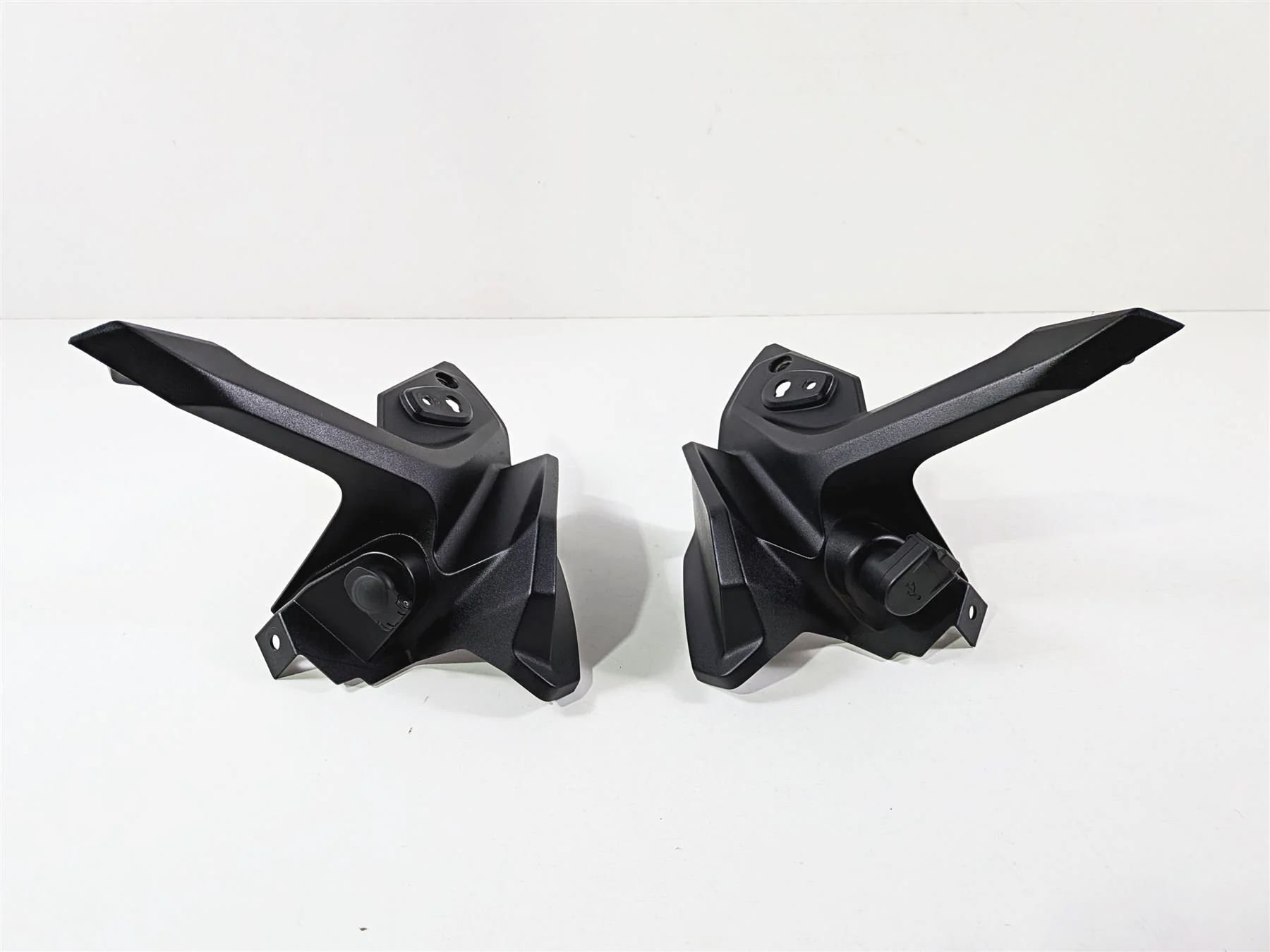 2023 BMW F850GS K81 Front Blinker Turn Signal Mount 46638564653 46638564654 - Image 8