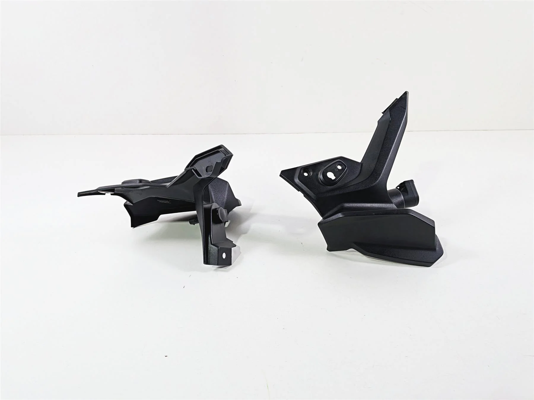 2023 BMW F850GS K81 Front Blinker Turn Signal Mount 46638564653 46638564654 - Image 9