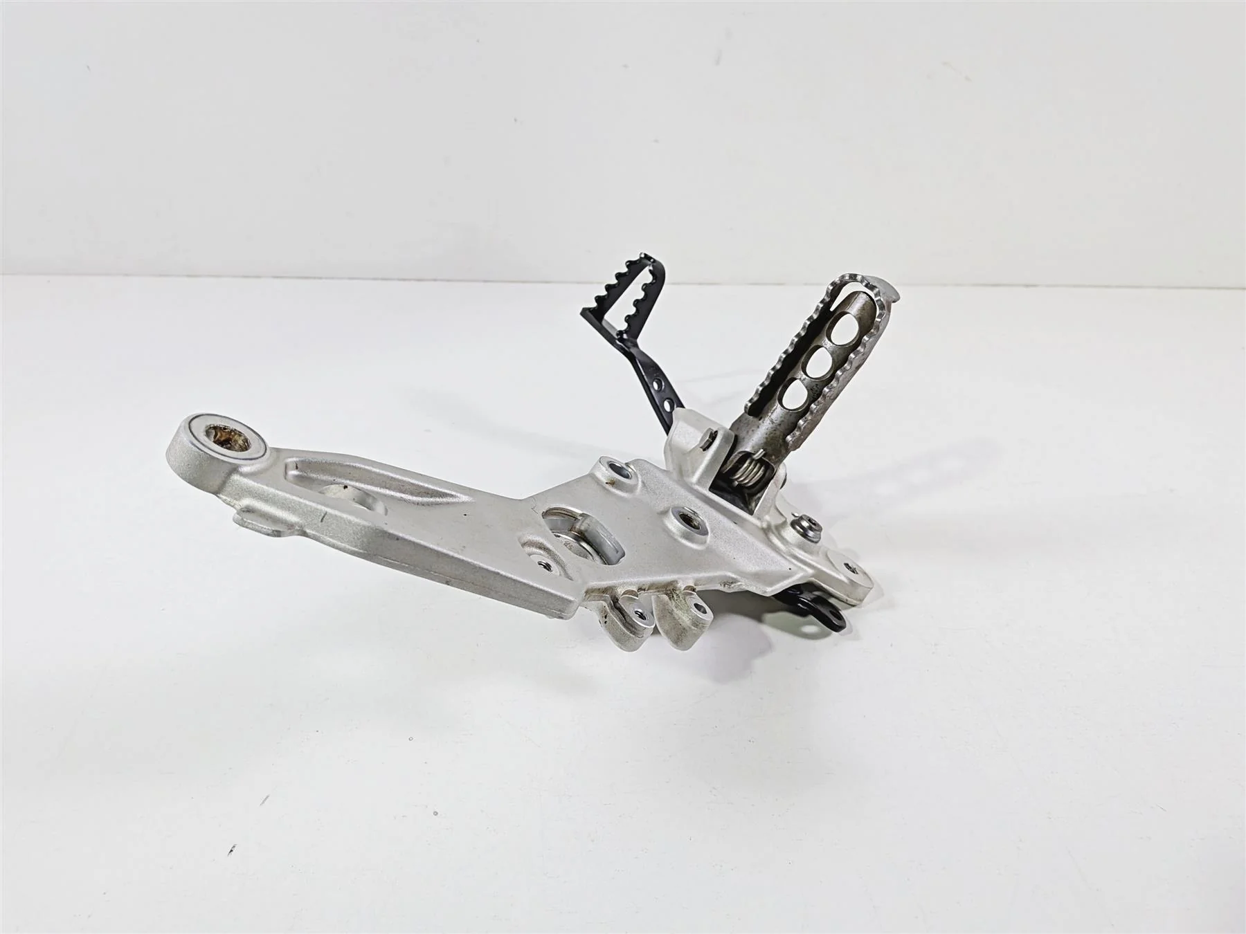 2023 BMW F850GS K81 Front Right Foot Peg & Brake Pedal 46718393176 35218357747 - Image 4