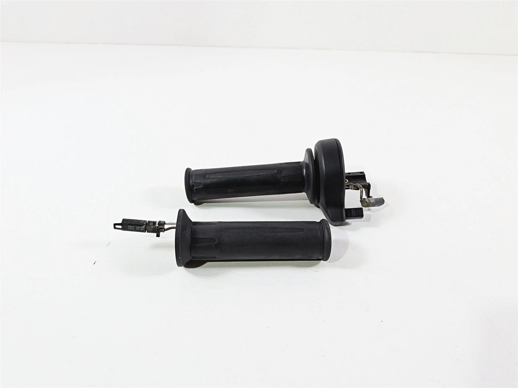 2023 BMW F850GS K81 Left Right Hand Heated Cruise Grip Set 61318552120 - Image 2
