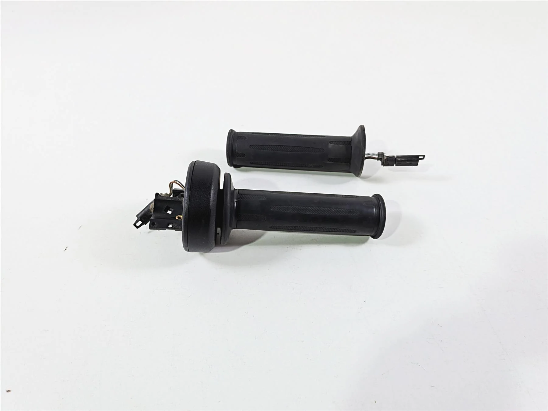 2023 BMW F850GS K81 Left Right Hand Heated Cruise Grip Set 61318552120 - Image 4