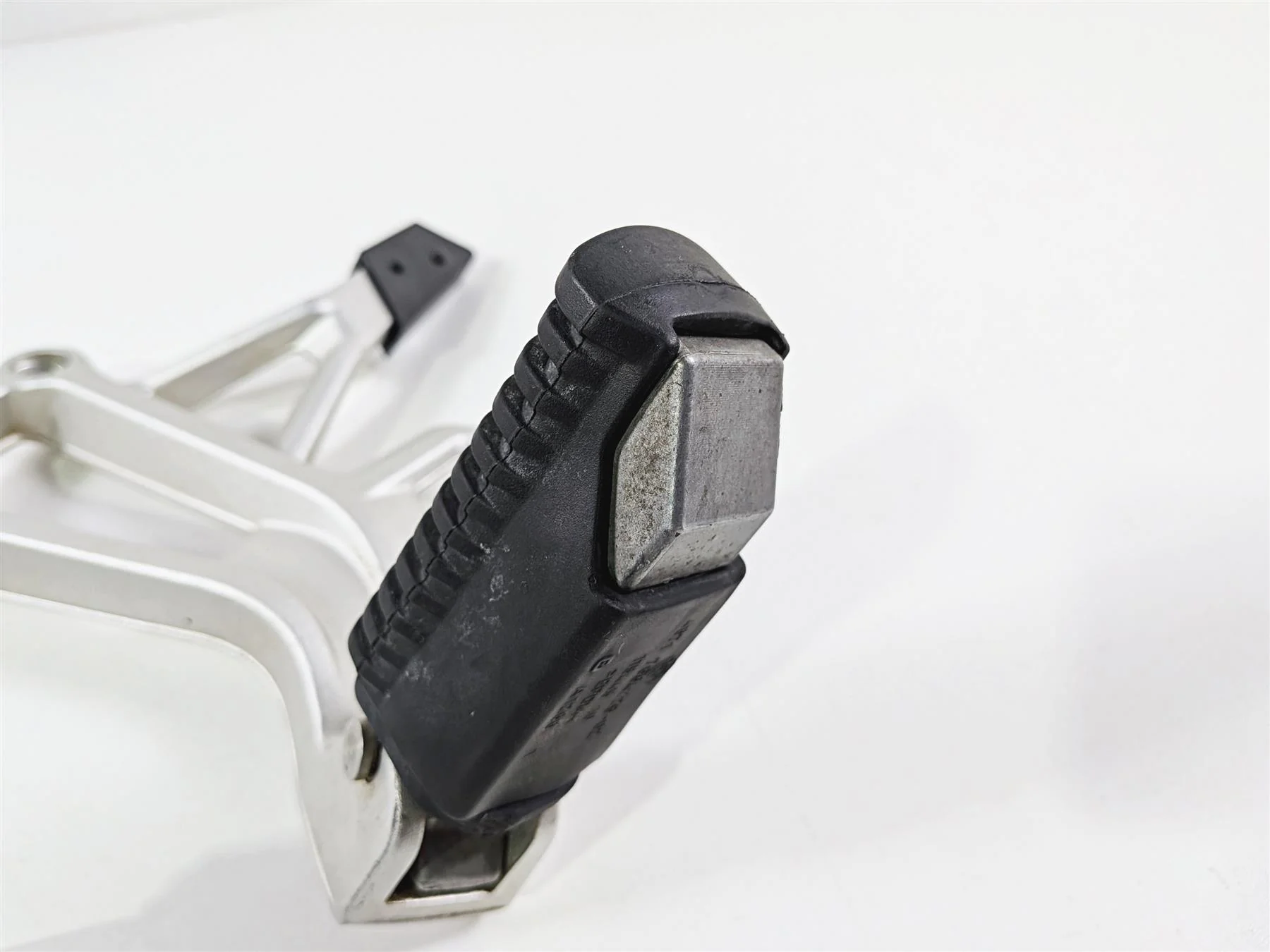 2023 BMW F850GS K81 Rear Passenger Foot Peg Rest Set 46718564829 46718564830 - Image 7