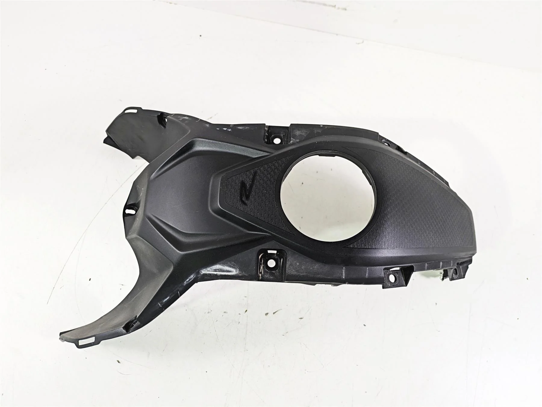 2023 BMW G310R K03 Center Top Tank Cover Fairing 46638556775 - Image 5