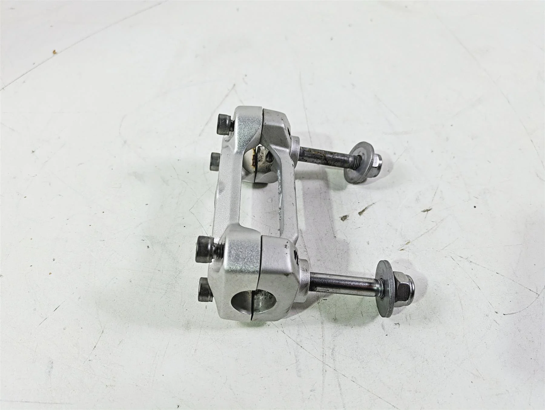 2023 BMW G310R K03 Handlebar Riser Holder Clamp Set 32718554120 - Image 2