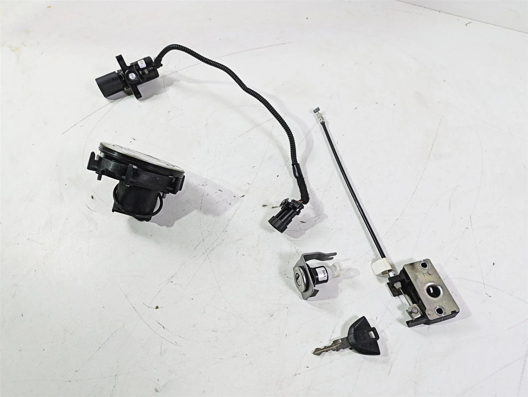 2023 BMW G310R K03 Ignition Switch Key Lock Set Fuel Cap Seat Lock 51258567000 - Image 12