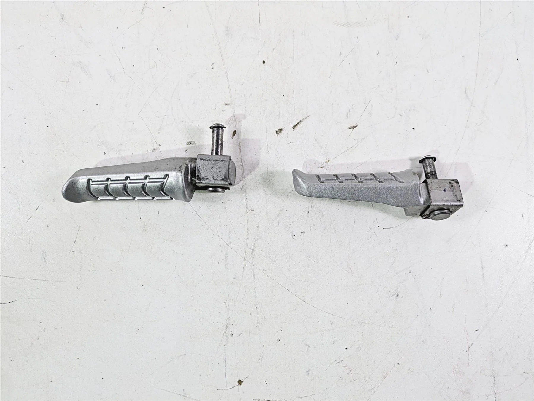 2023 BMW G310R K03 Rear Passenger Footpegs  46718553973 46718553974 - Image 4