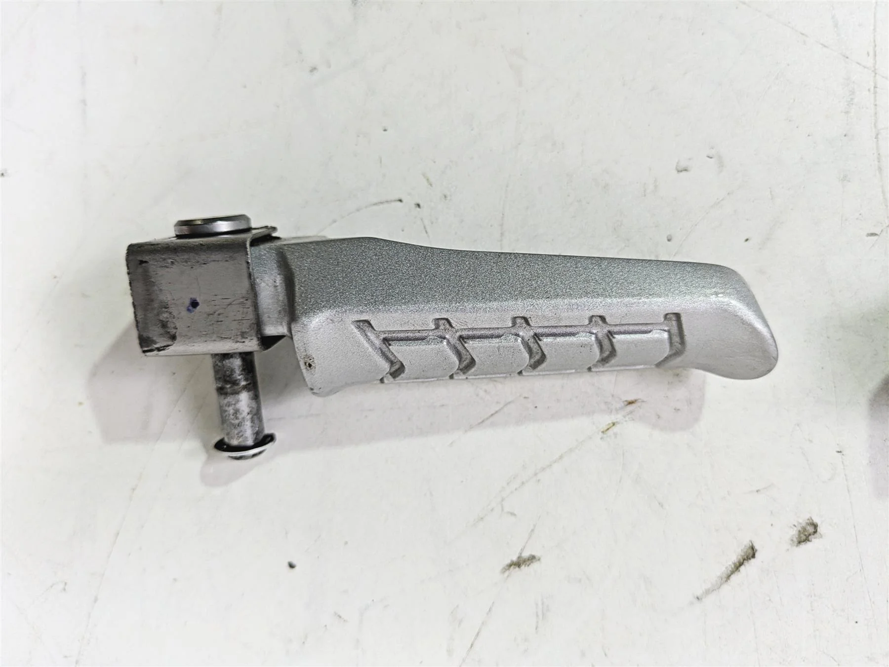 2023 BMW G310R K03 Rear Passenger Footpegs  46718553973 46718553974 - Image 5