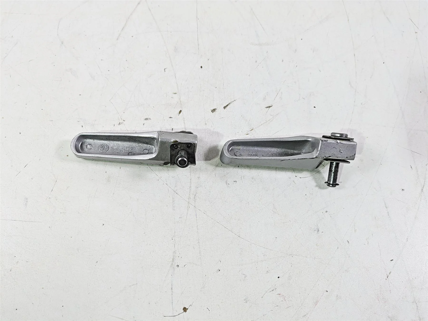 2023 BMW G310R K03 Rear Passenger Footpegs  46718553973 46718553974 - Image 7