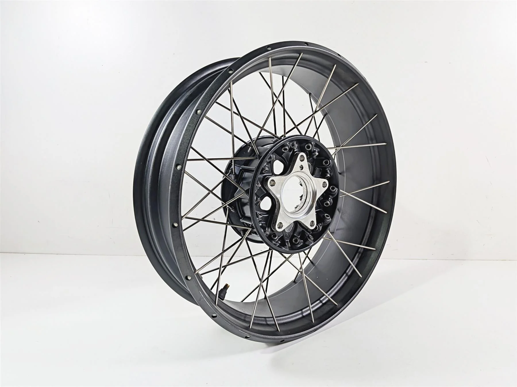 2023 BMW R nineT Scrambler K23 17x4.5 Cross Spoke Rear Wheel Rim 36318562513 - Image 12