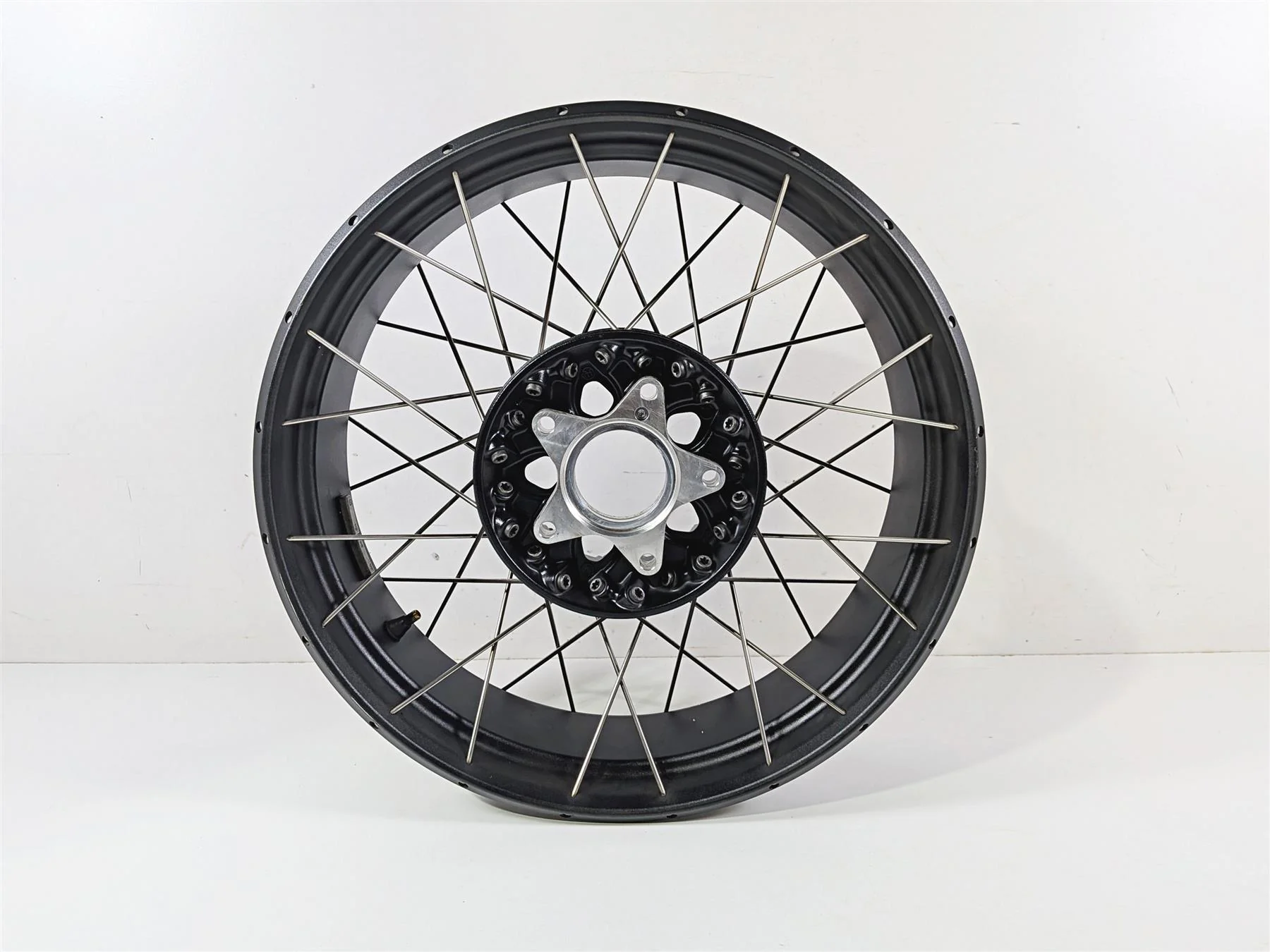 2023 BMW R nineT Scrambler K23 17x4.5 Cross Spoke Rear Wheel Rim 36318562513 - Image 3