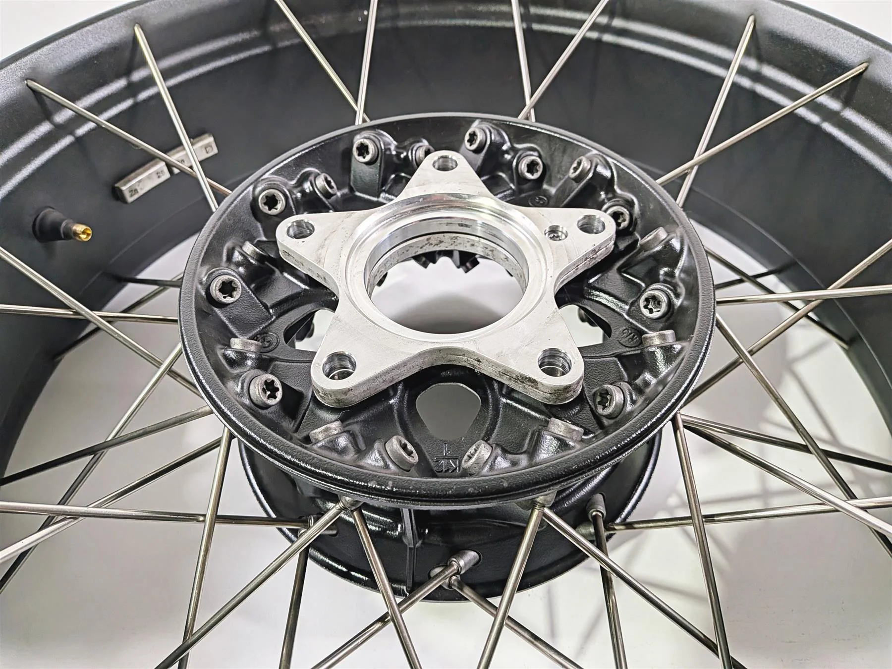 2023 BMW R nineT Scrambler K23 17x4.5 Cross Spoke Rear Wheel Rim 36318562513 - Image 4