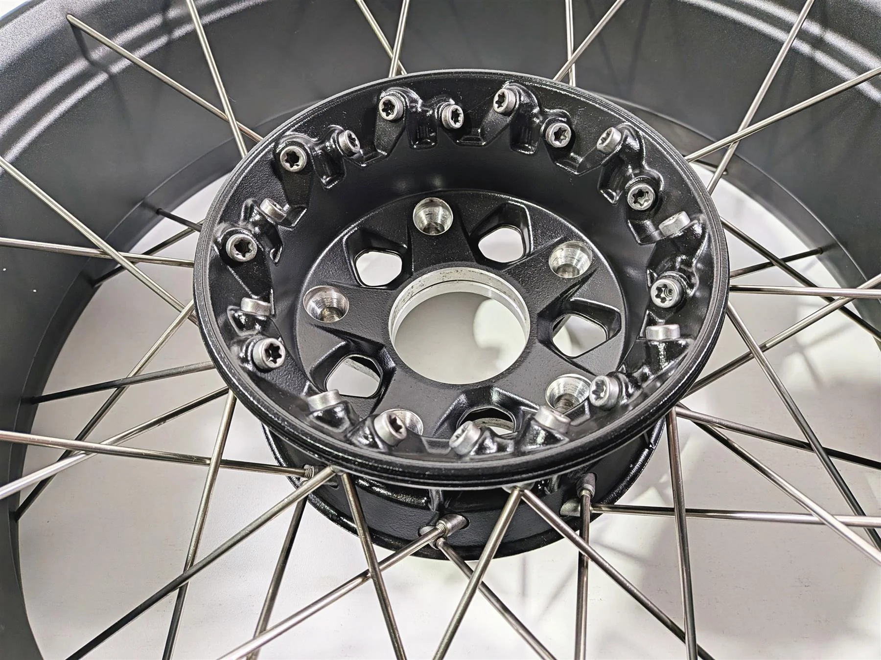 2023 BMW R nineT Scrambler K23 17x4.5 Cross Spoke Rear Wheel Rim 36318562513 - Image 6