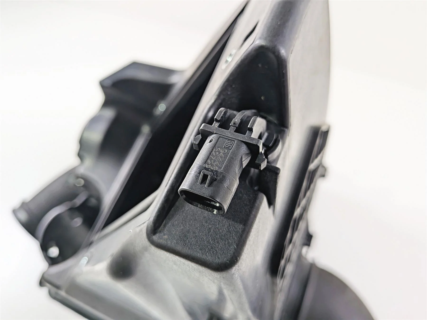 2023 BMW R nineT Scrambler K23 Air Box Housing & Tubes - No Filter 13718405525 - Image 12