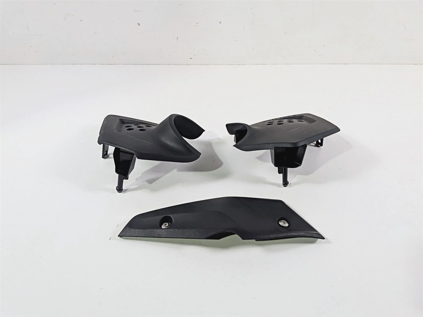 2023 BMW R nineT Scrambler K23 Between Leg Infill Fairing Set 46639444065 - Image 2