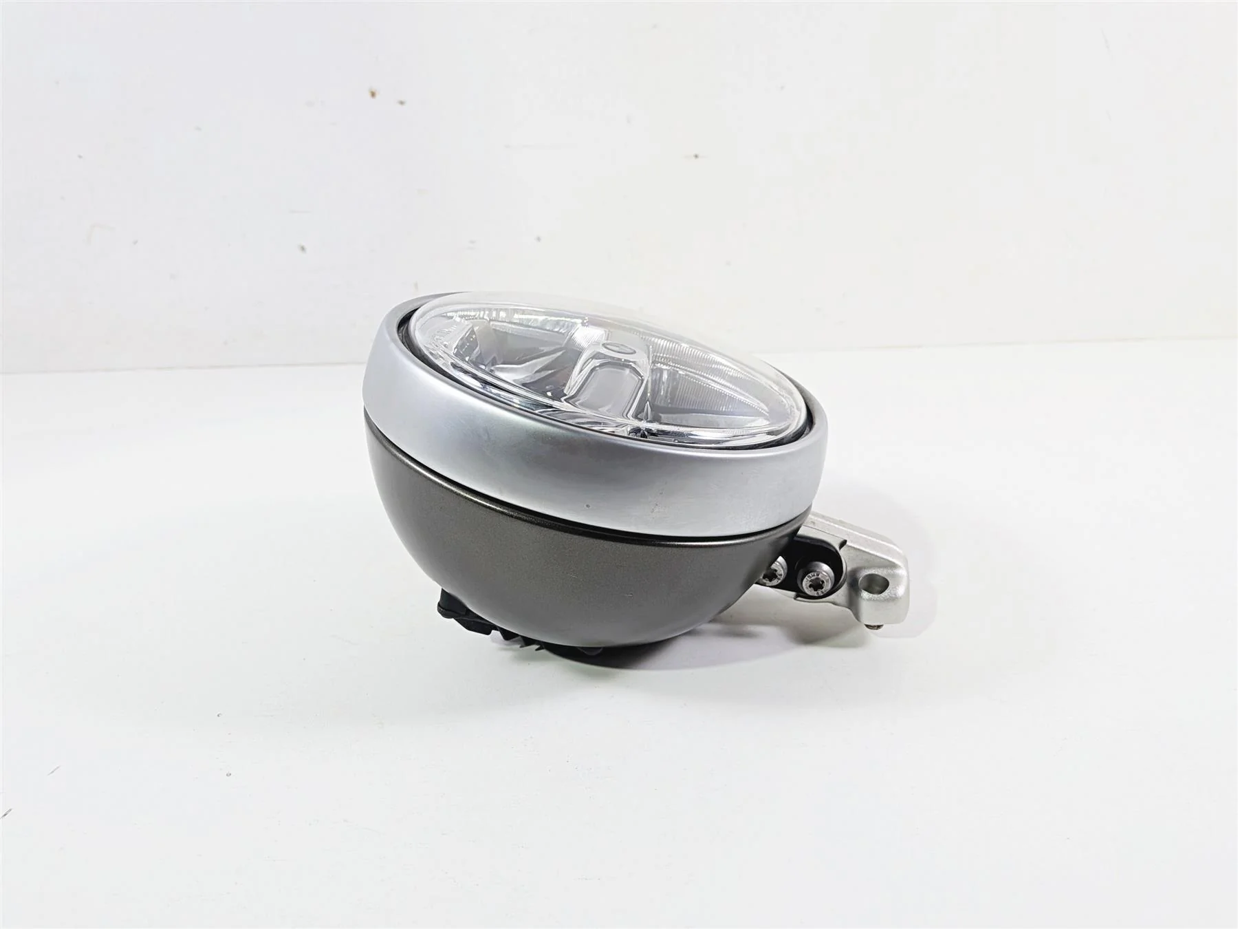 2023 BMW R nineT Scrambler K23 Deluxe Headlight Headlamp 63128395671 63177914875 - Image 3