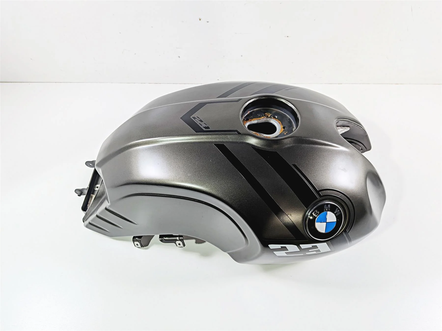 2023 BMW R nineT Scrambler K23 Fuel Gas Petrol Tank Manhattan Metal 16118102317 - Image 12