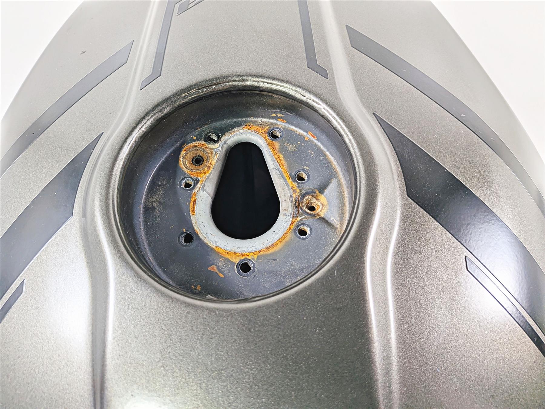 2023 BMW R nineT Scrambler K23 Fuel Gas Petrol Tank Manhattan Metal 16118102317 - Image 5