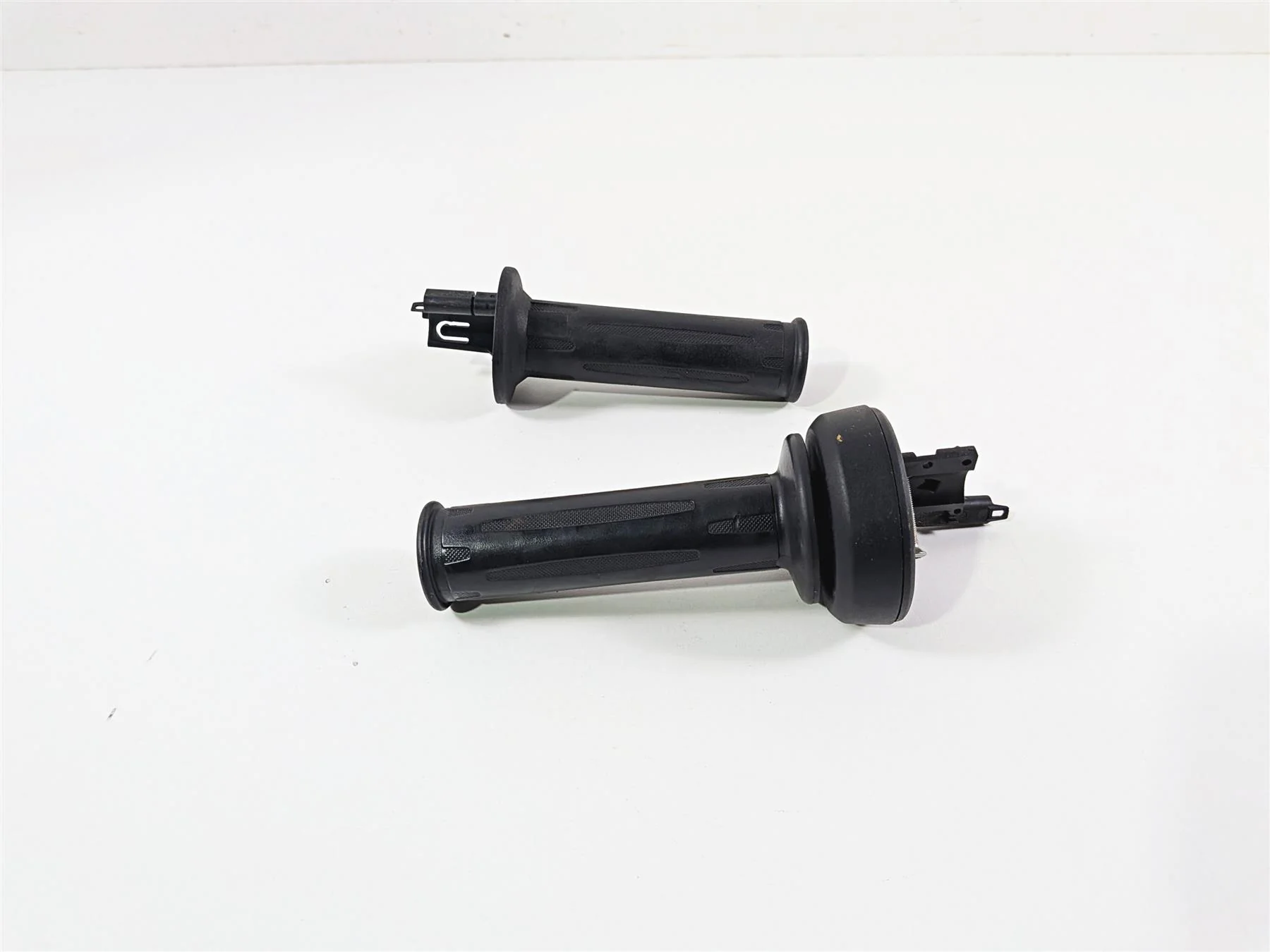 2023 BMW R nineT Scrambler K23 Heated Cruise Hand Grips 61318552120 61318554007 - Image 2