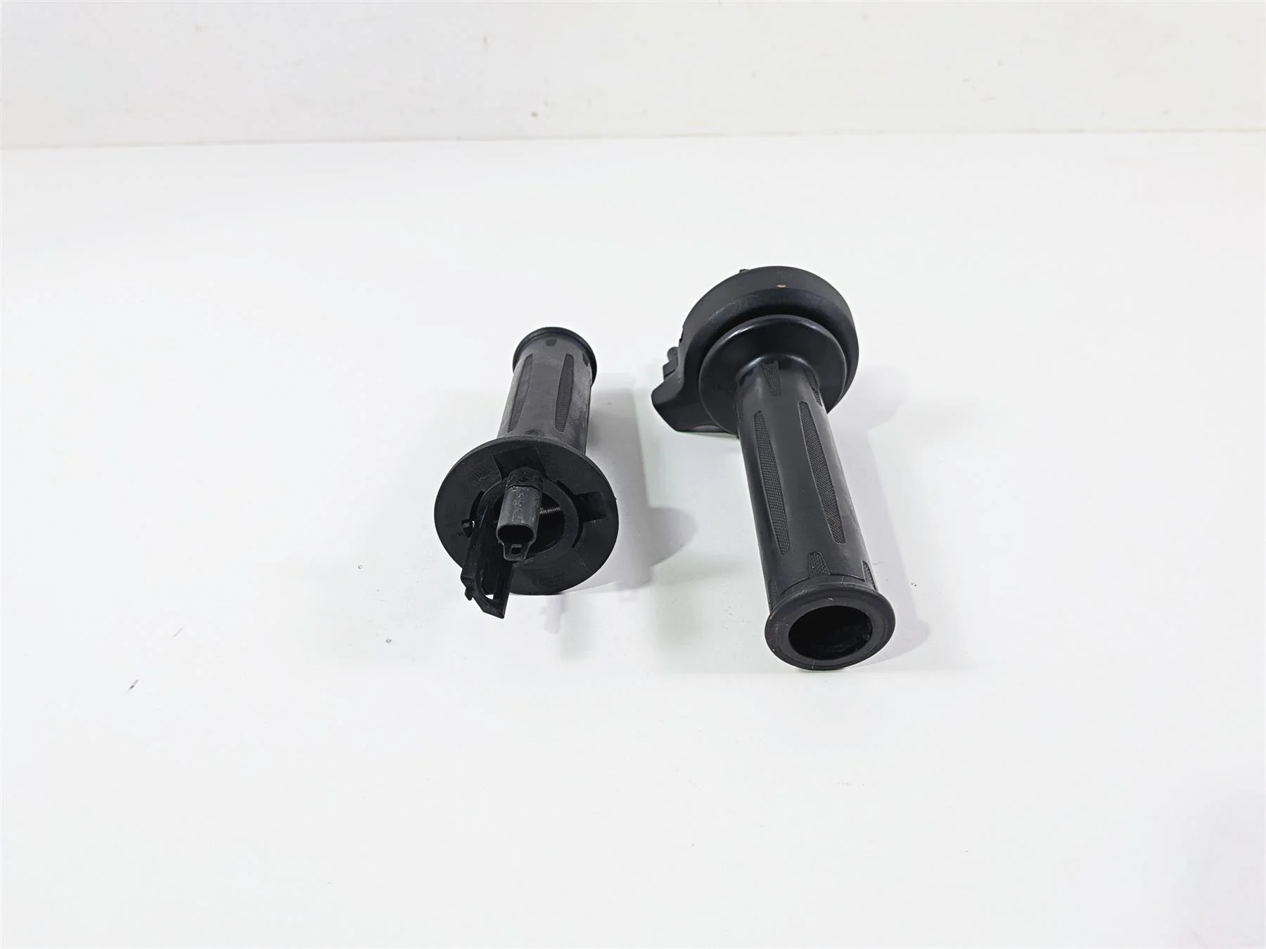 2023 BMW R nineT Scrambler K23 Heated Cruise Hand Grips 61318552120 61318554007 - Image 3