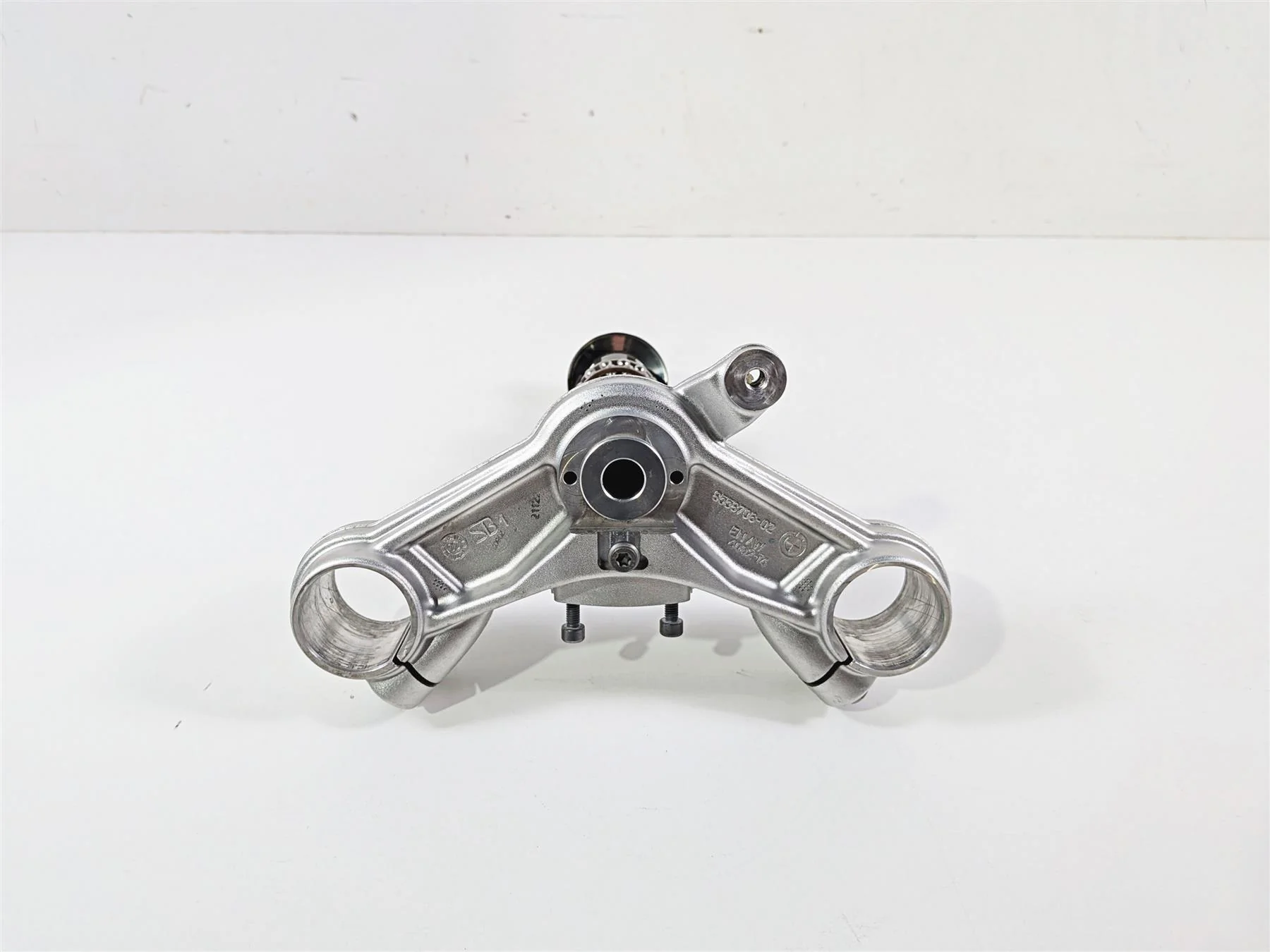 2023 BMW R nineT Scrambler K23 Lower Triple Tree Steering Clamp 31428560399 - Image 6