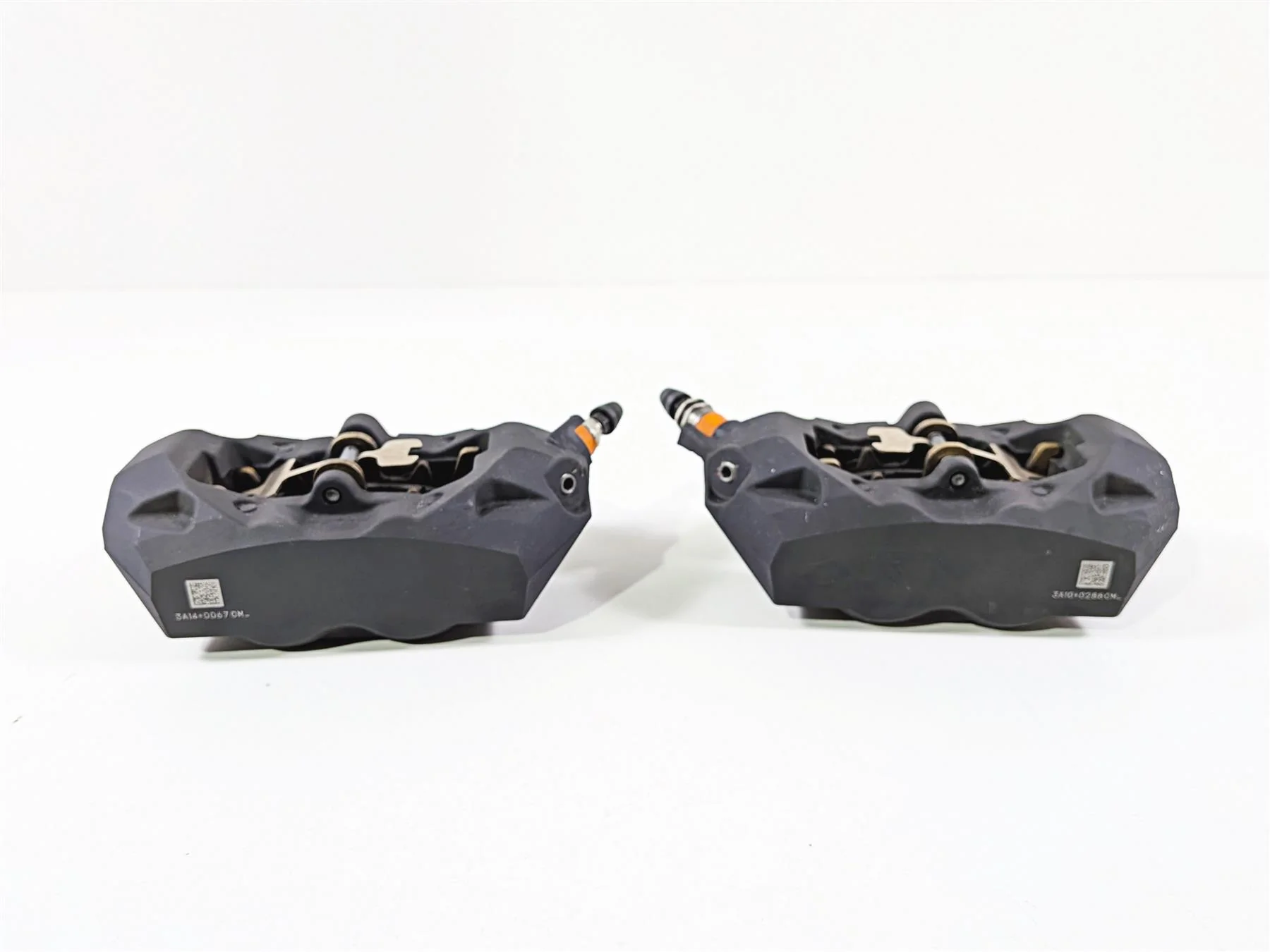 2023 BMW R1250RT RTP K52 Front Brembo Brake Caliper Set 34118556206 34118556205 - Image 4