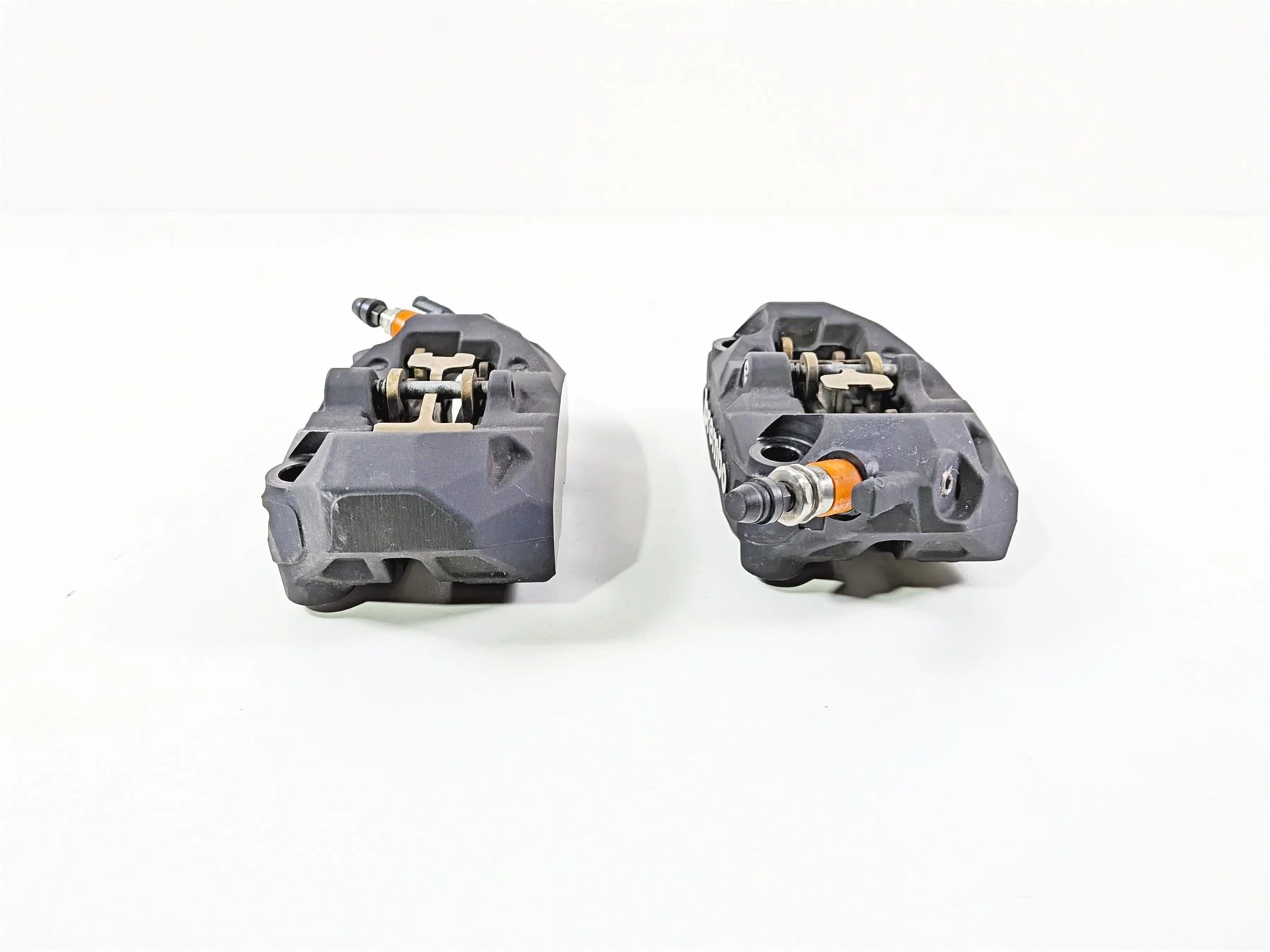 2023 BMW R1250RT RTP K52 Front Brembo Brake Caliper Set 34118556206 34118556205 - Image 5