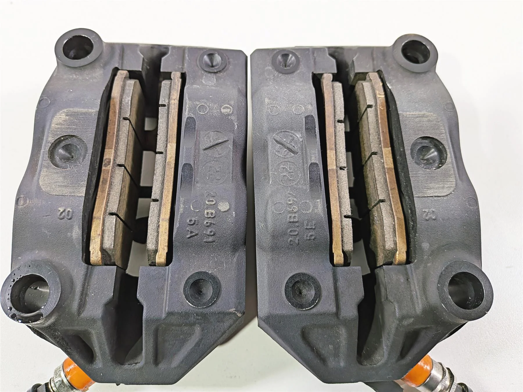 2023 BMW R1250RT RTP K52 Front Brembo Brake Caliper Set 34118556206 34118556205 - Image 7