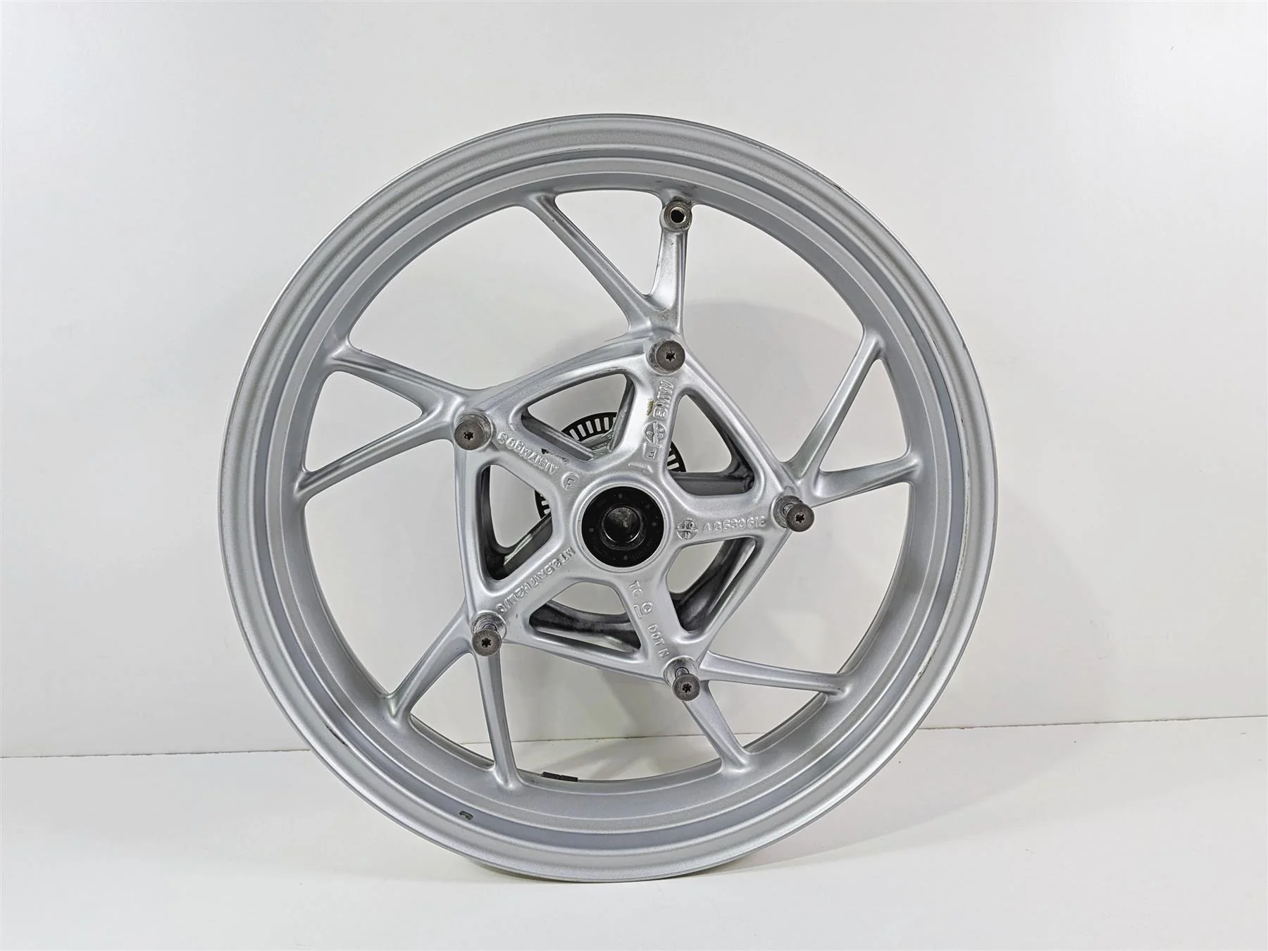 2023 BMW R1250RT RTP K52 Front Silver Wheel Rim 17x3.5 .38mm Runout 36318538086