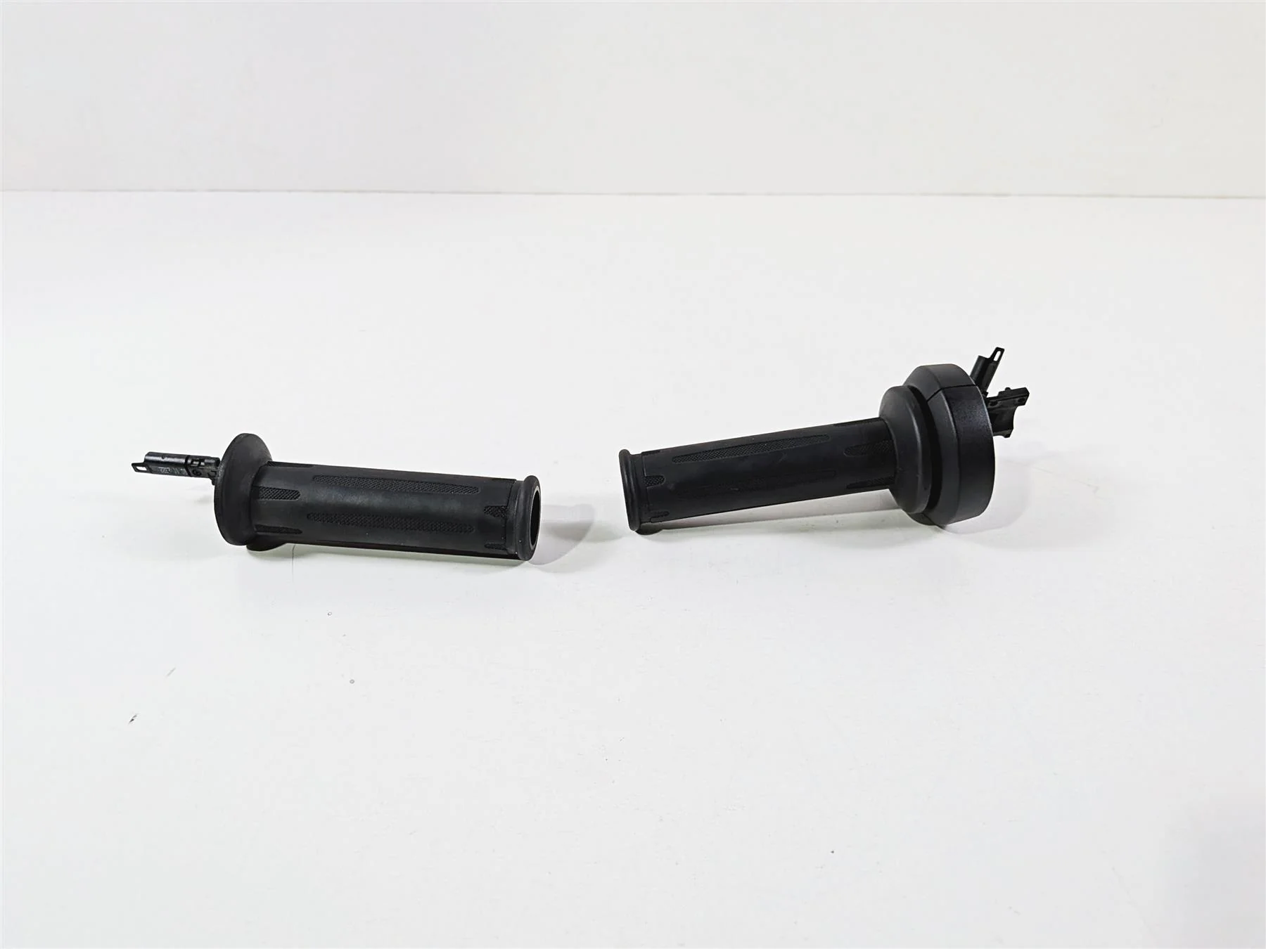 2023 BMW R1250RT RTP K52 Heated Left Right Hand Grip Set 61318549455 61318552124 - Image 11