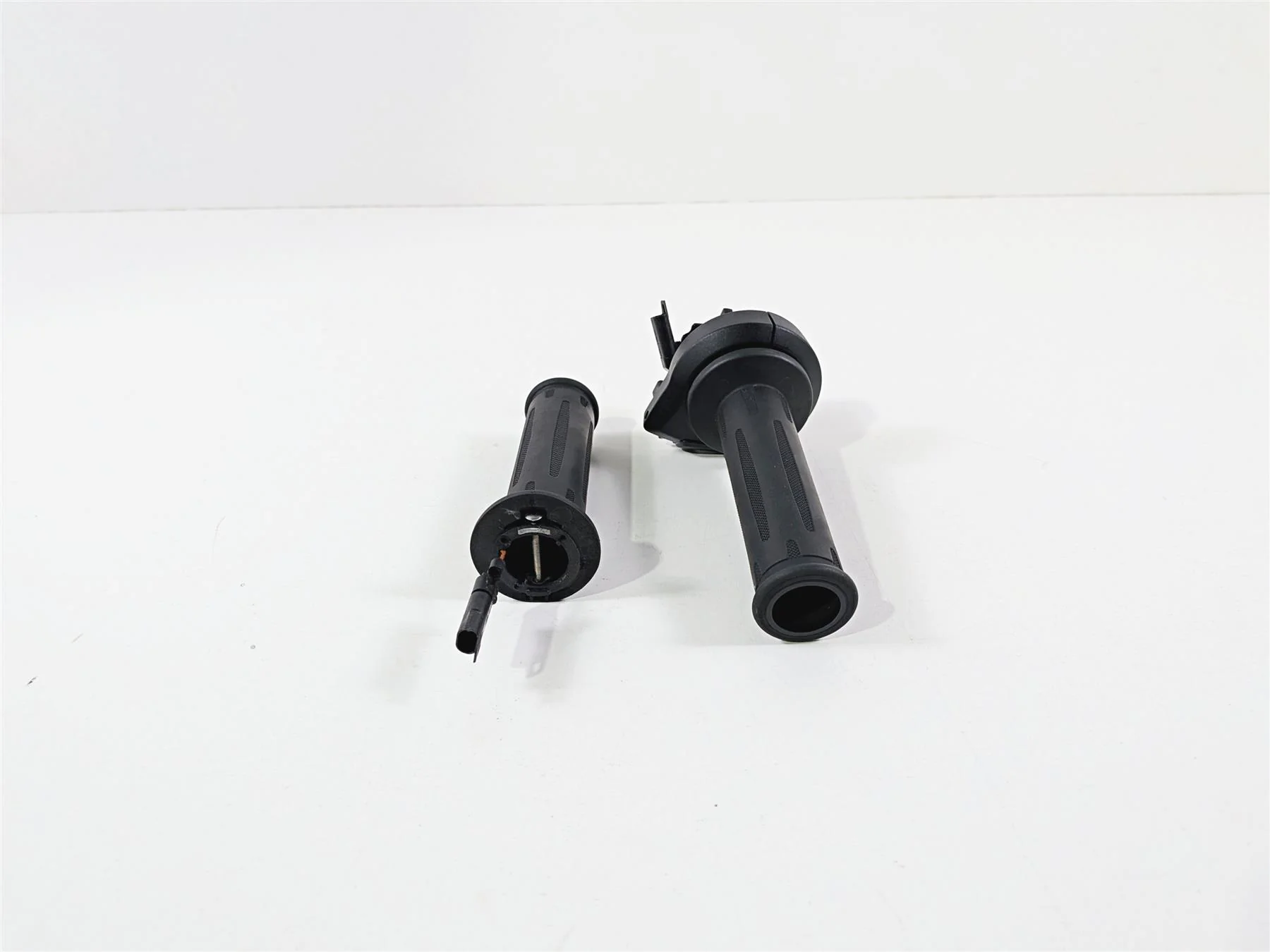2023 BMW R1250RT RTP K52 Heated Left Right Hand Grip Set 61318549455 61318552124 - Image 12