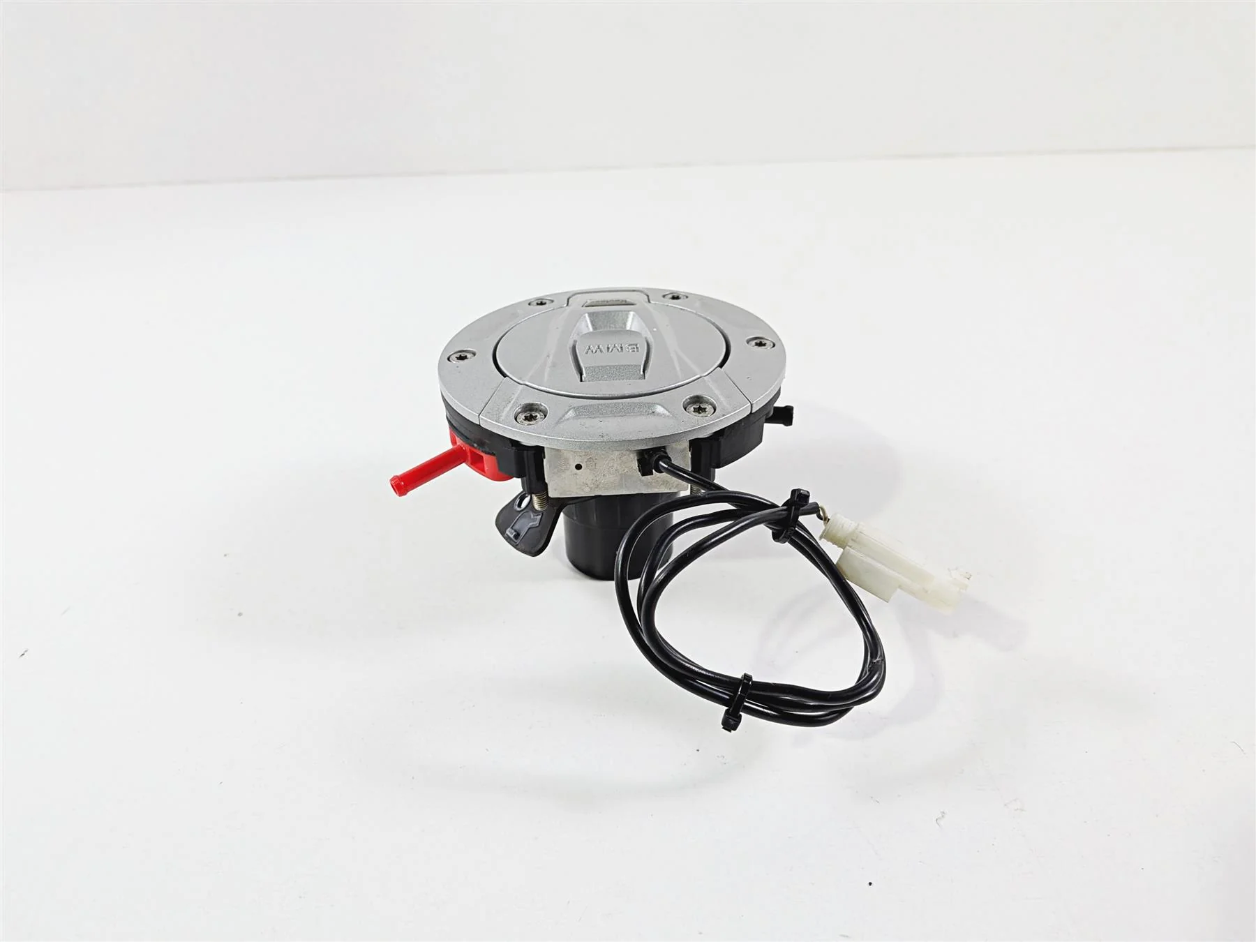 2023 BMW R1250RT RTP K52 Keyless Fuel Gas Petrol Cap 8552106 16118552106 - Image 5