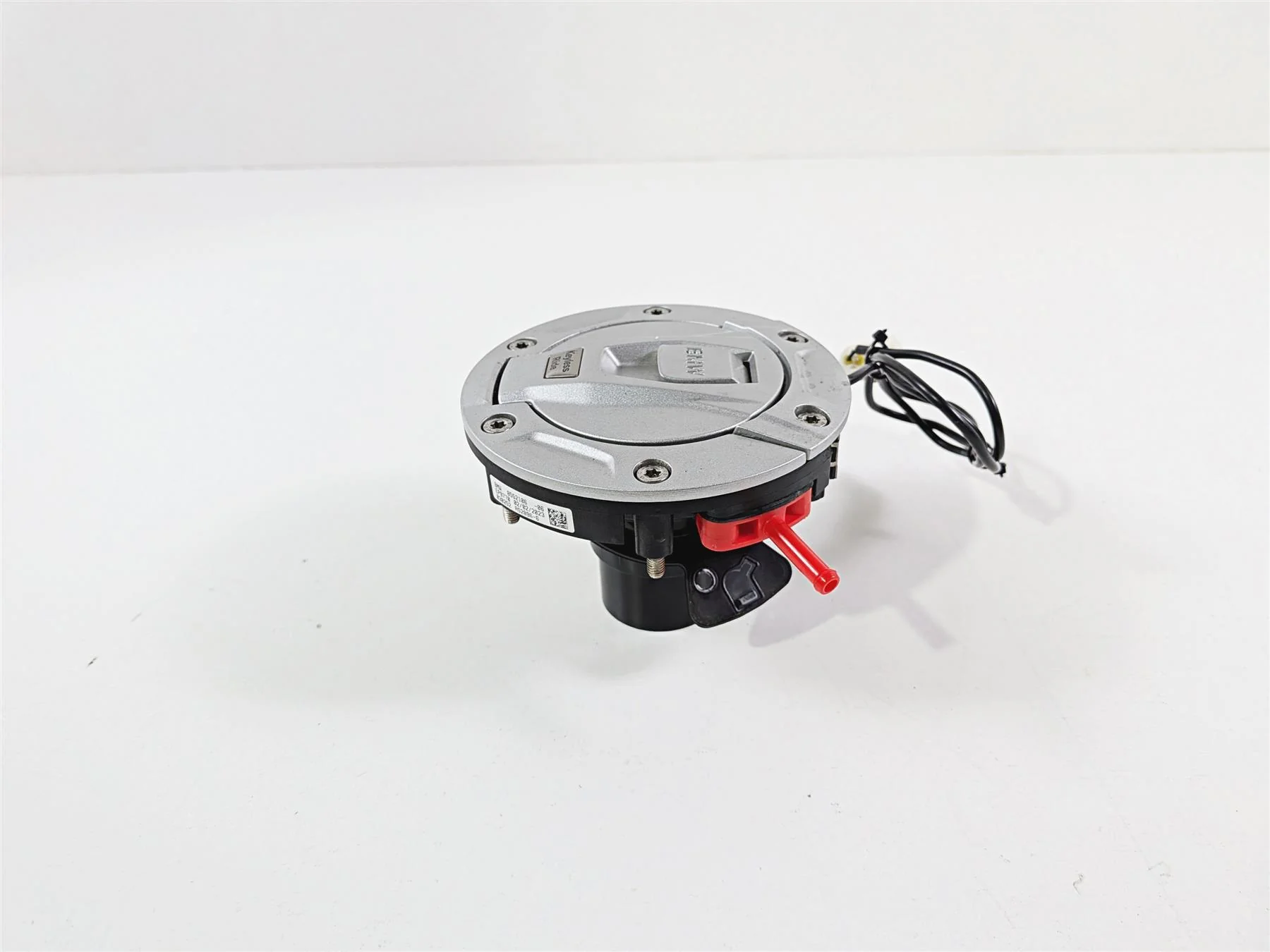 2023 BMW R1250RT RTP K52 Keyless Fuel Gas Petrol Cap 8552106 16118552106 - Image 6
