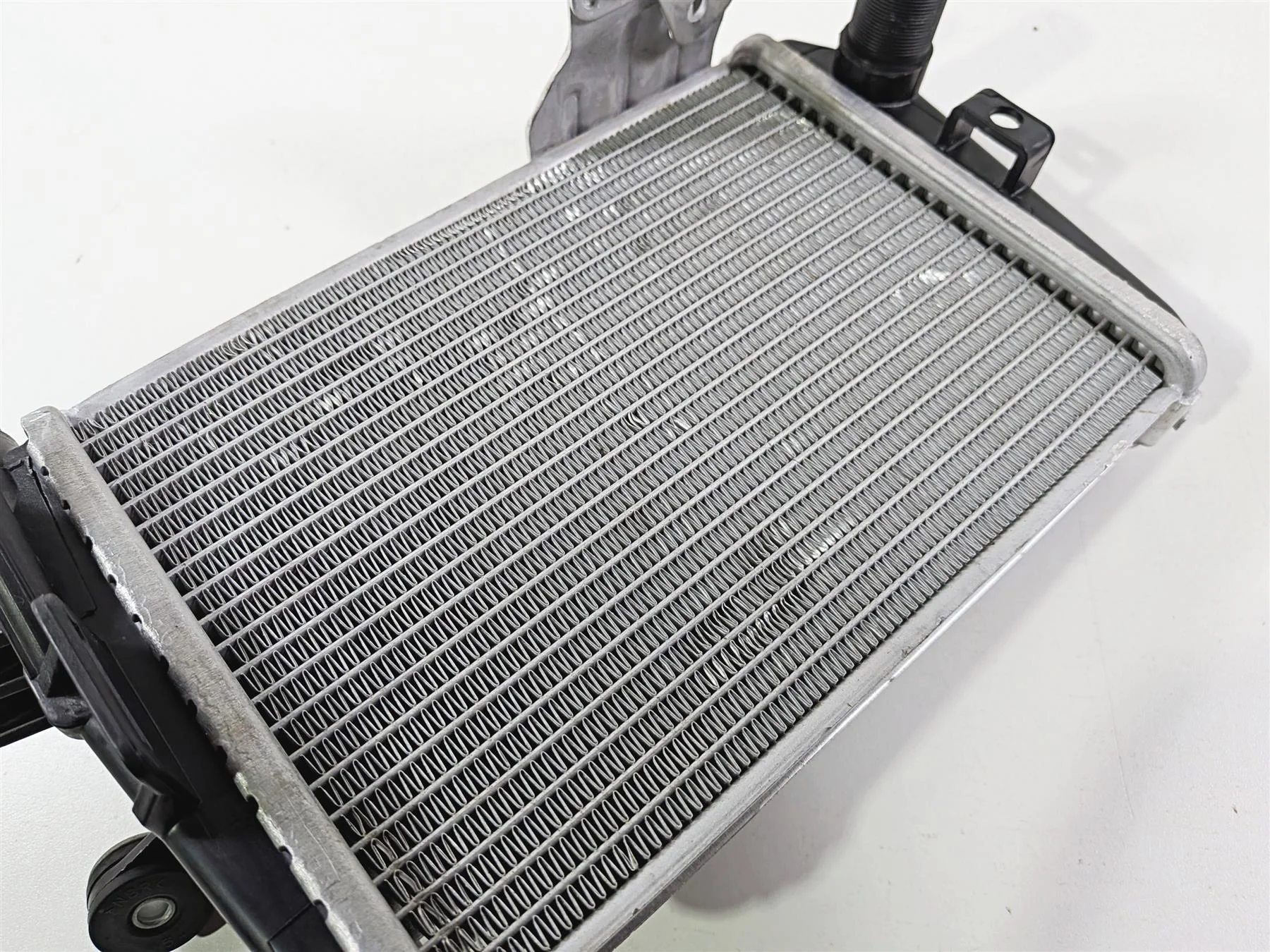 2023 BMW R1250RT RTP K52 Left Coolant Radiator - Broken Tab - Bent 17118546408 - Image 9