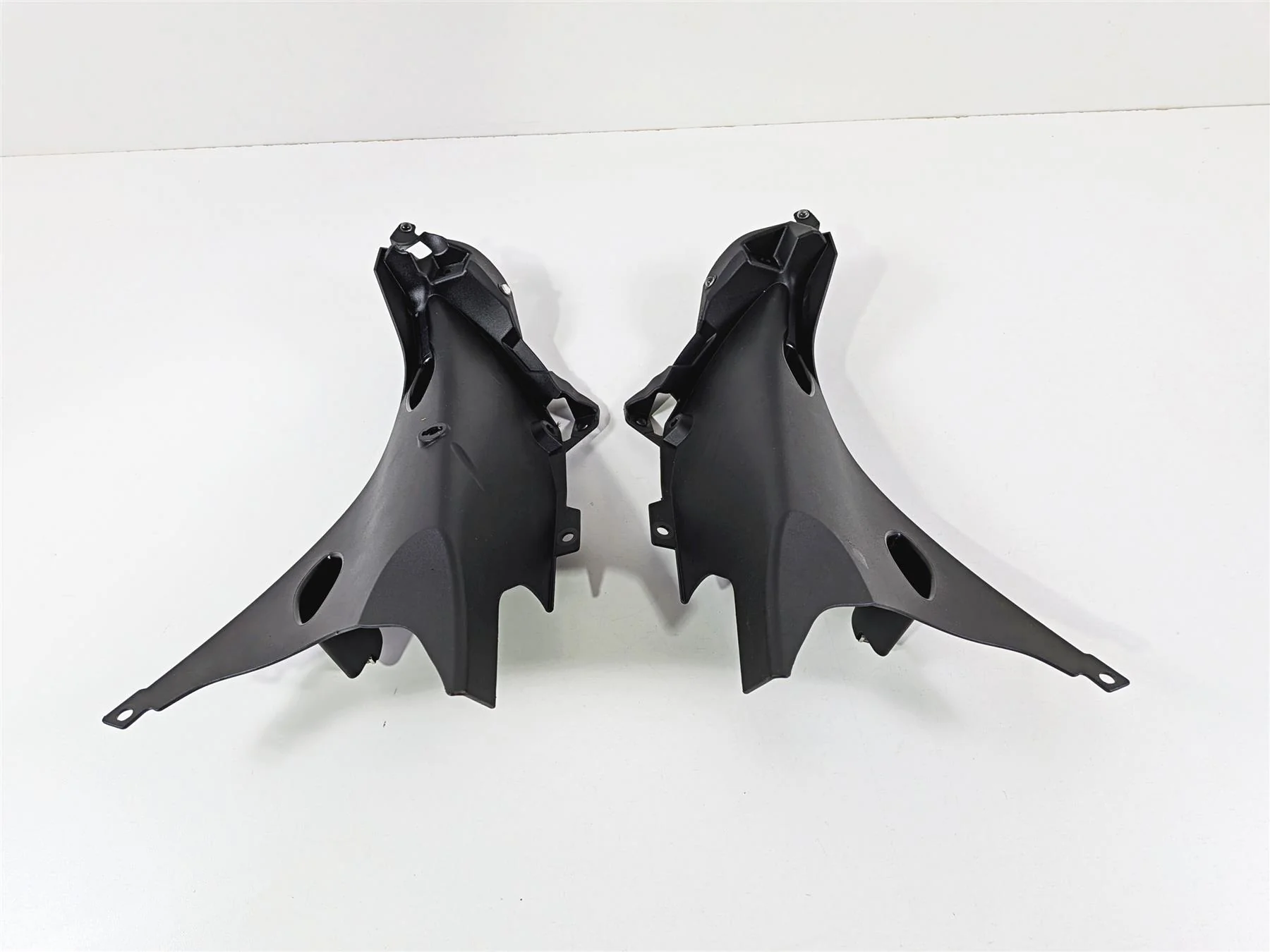 2023 BMW R1250RT RTP K52 Left Right Air Duct Cover Fairings 46638394445 - Image 2