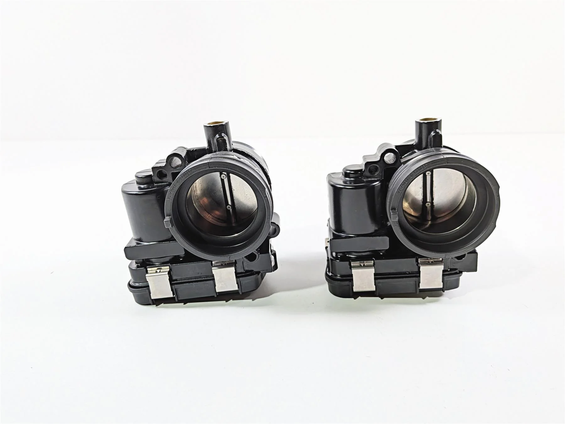 2023 BMW R1250RT RTP K52 Left Right Black Throttle Body Set 13548568757 - Image 4