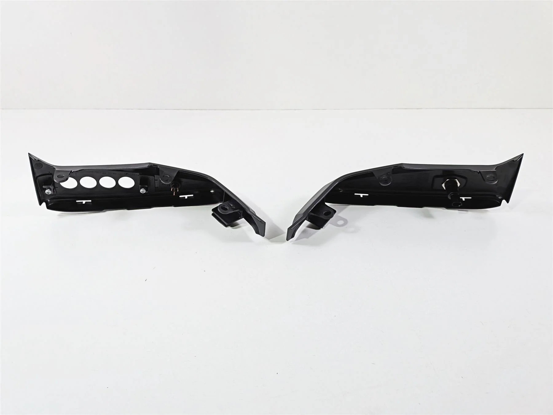 2023 BMW R1250RT RTP K52 Left Right Trim Infill Cover Fairing Set 46638566226 - Image 4