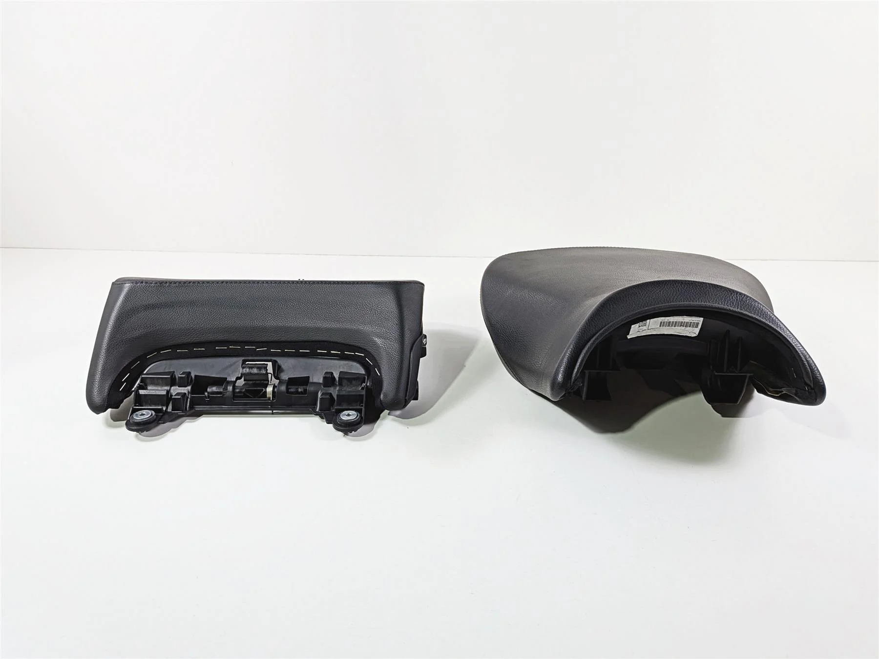 2023 BMW R1250RT RTP K52 Nice Front Seat Saddle & Backrest 52538544784 - Image 5