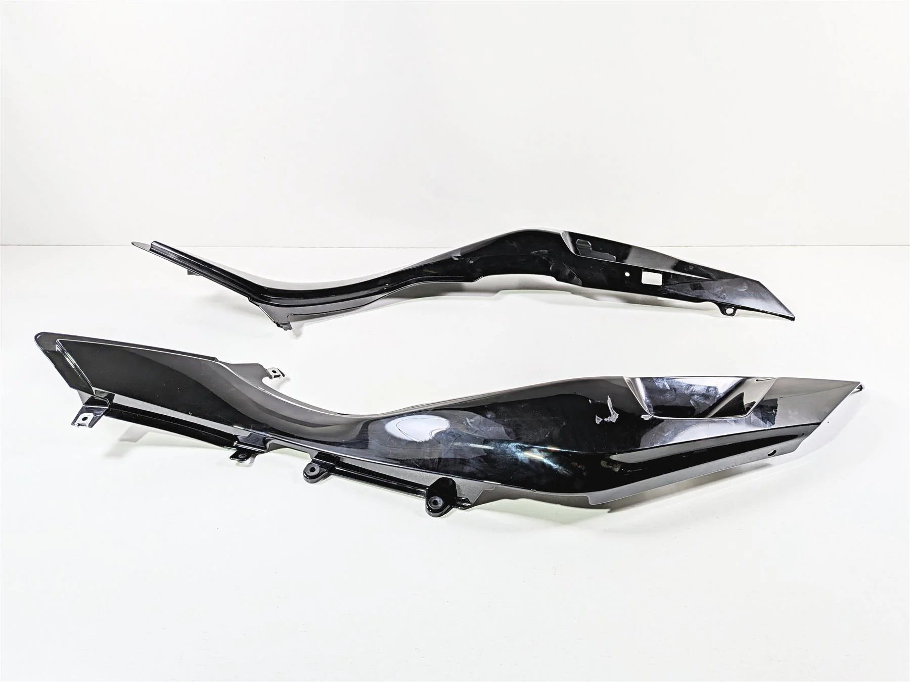 2023 BMW R1250RT RTP K52 Rear Black Tail Side Cover Fairing Set 46638533577 - Image 6
