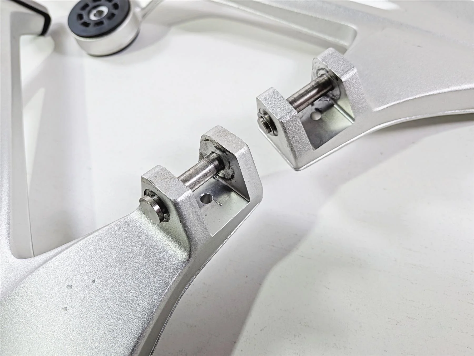 2023 BMW R1250RT RTP K52 Rear Foot Peg Rest Mount Set 46718534789 46718534790 - Image 13