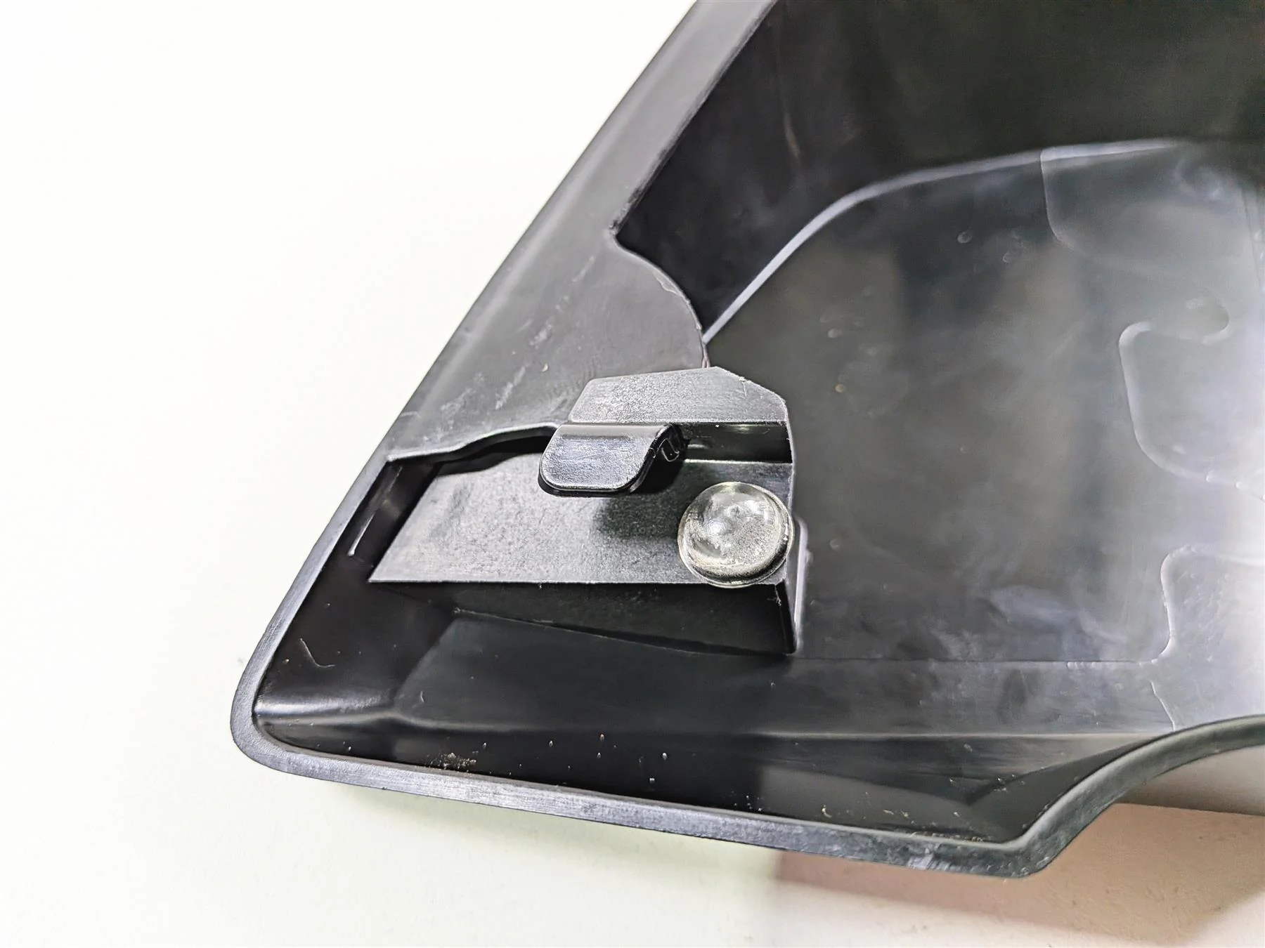 2023 BMW R1250RT RTP K52 Right Storage Compartment Cover Solid 46638534853 - Image 12