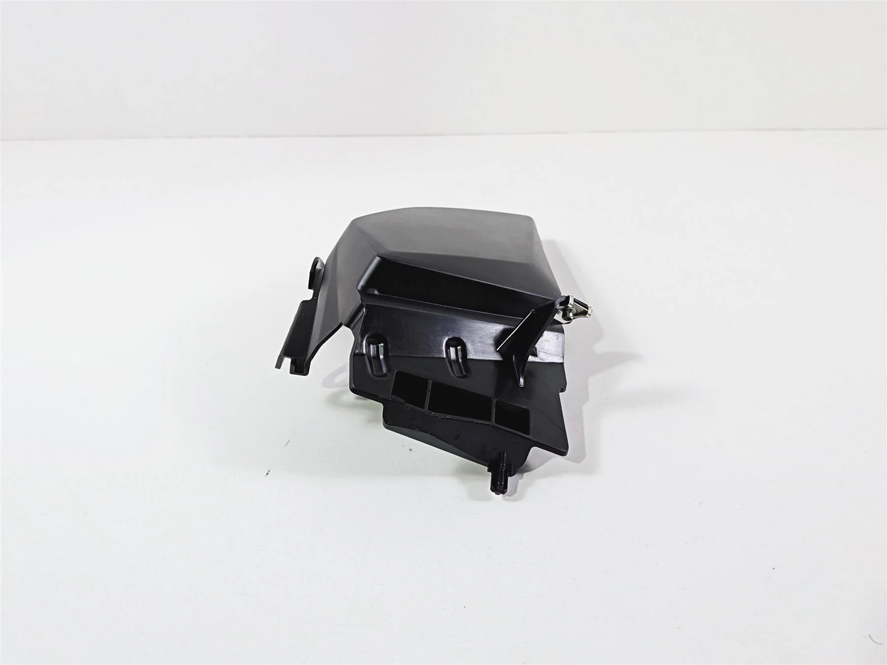 2023 BMW R1250RT RTP K52 Right Storage Compartment Cover Solid 46638534853 - Image 5