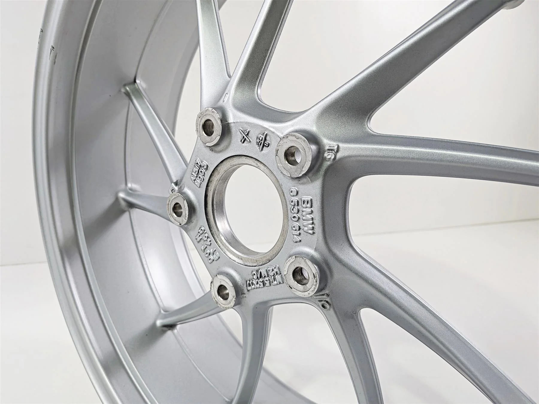 2023 BMW R1250RT RTP K52 Straight Silver Rear Wheel Rim 17x5.5 36317727235 - Image 9
