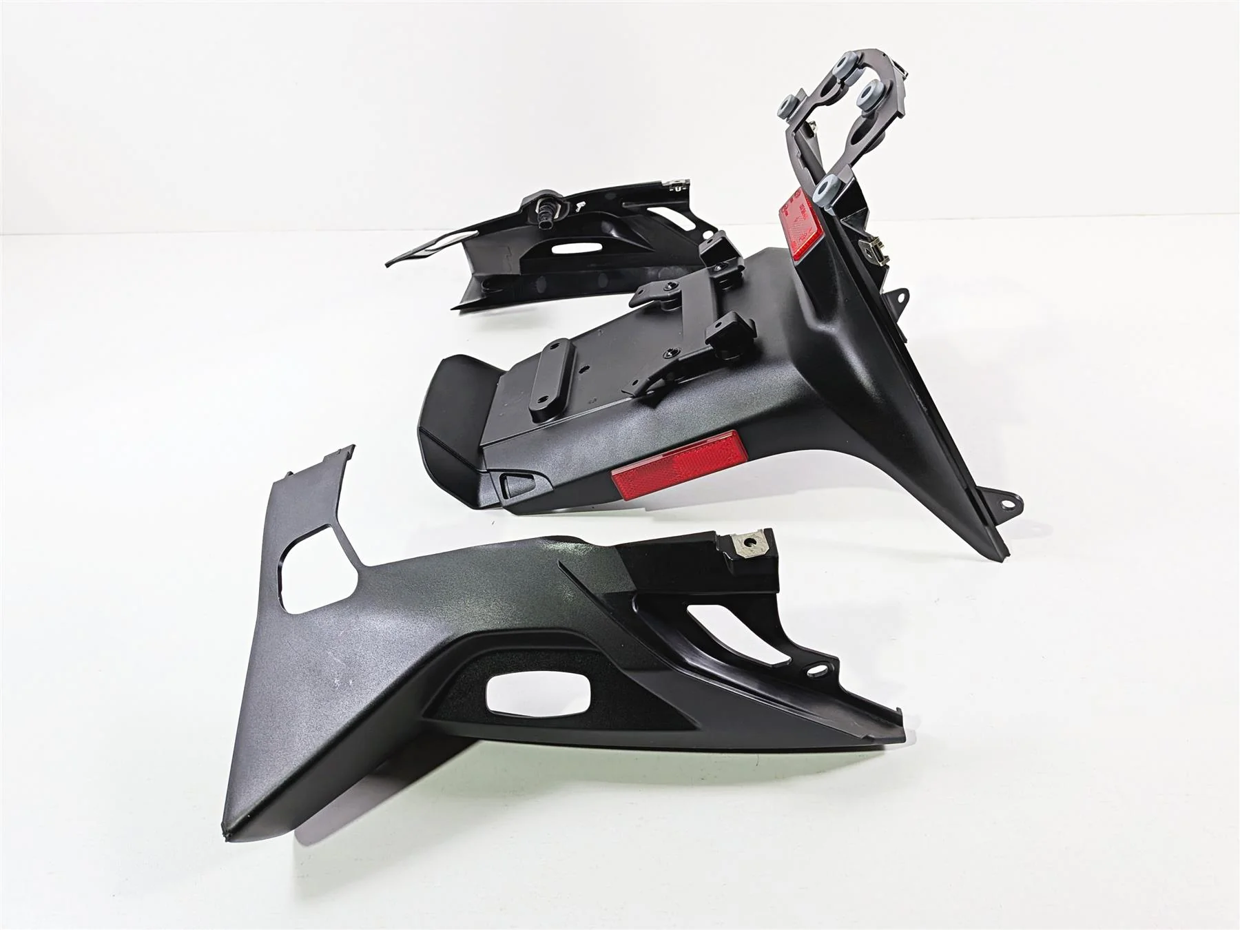 2023 BMW R1250RT RTP K52 Tail Light & Plate Holder Cover Fairings 46627691240 - Image 6
