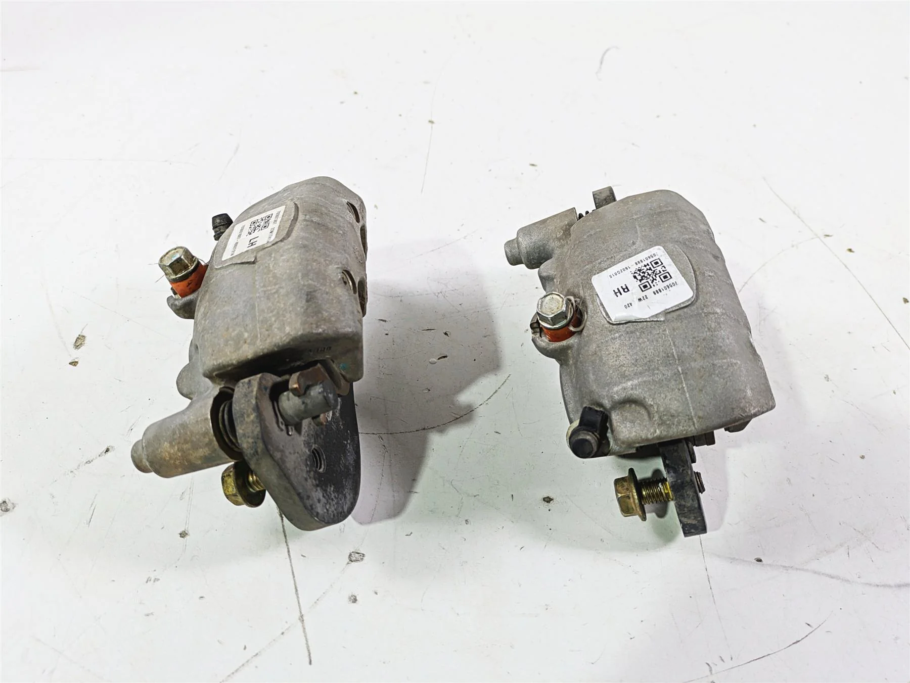 2023 Can Am Maverick X3 XMR Turbo RR Front Brake Caliper Set 705601887 705601888 - Image 2