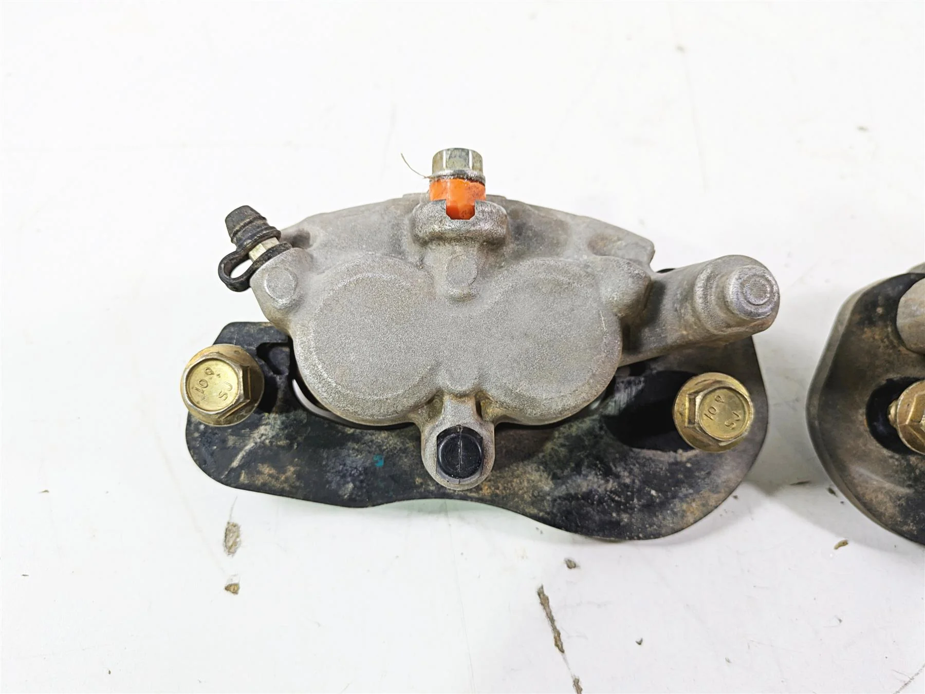 2023 Can Am Maverick X3 XMR Turbo RR Front Brake Caliper Set 705601887 705601888 - Image 8