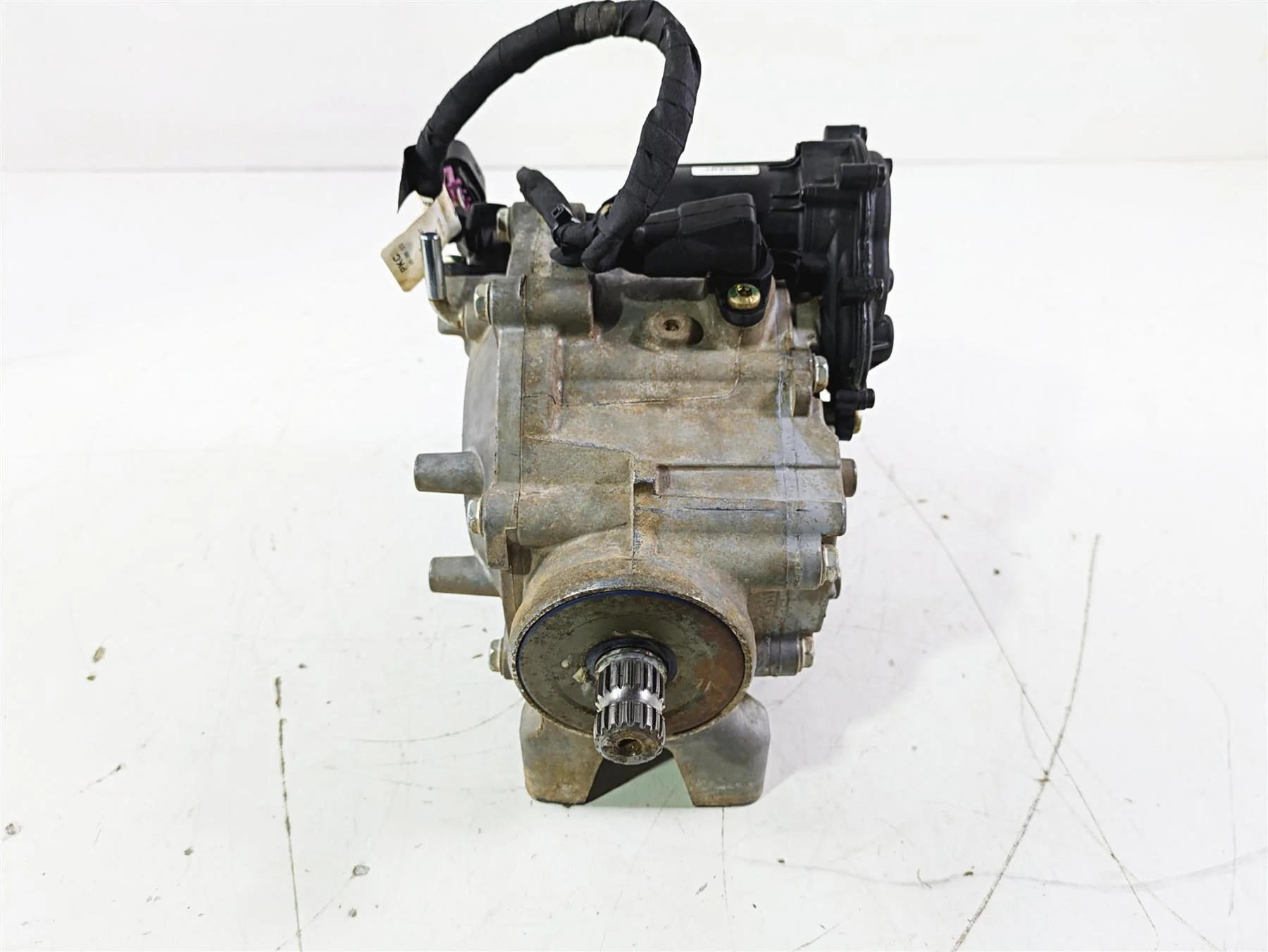 2023 Can Am Maverick X3 XMR Turbo RR Front Differential Box Smart Lock 705402936 - Image 2