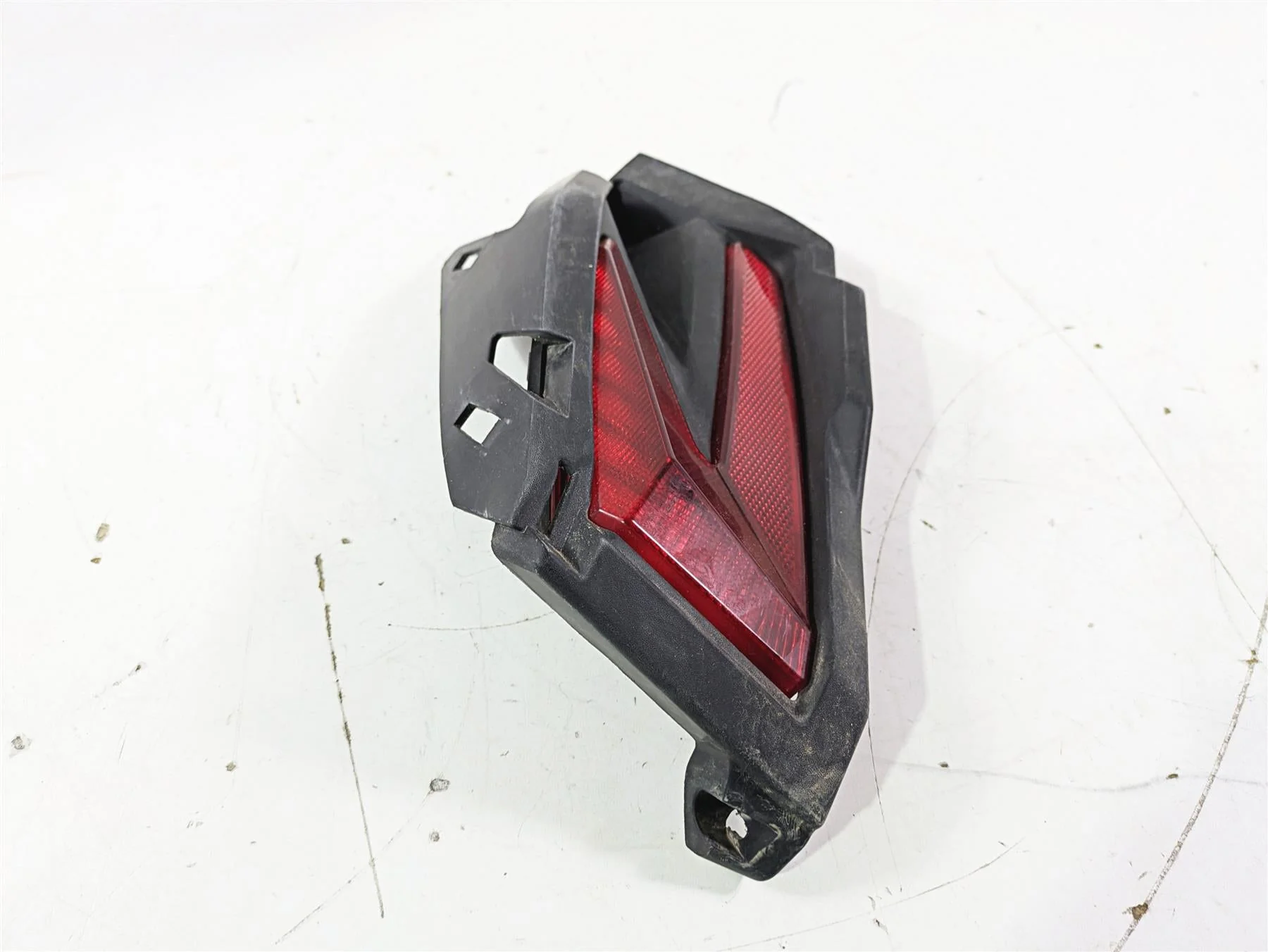 2023 Can Am Maverick X3 XMR Turbo RR Right Taillight Tail Brake Light  710004744 - Image 2