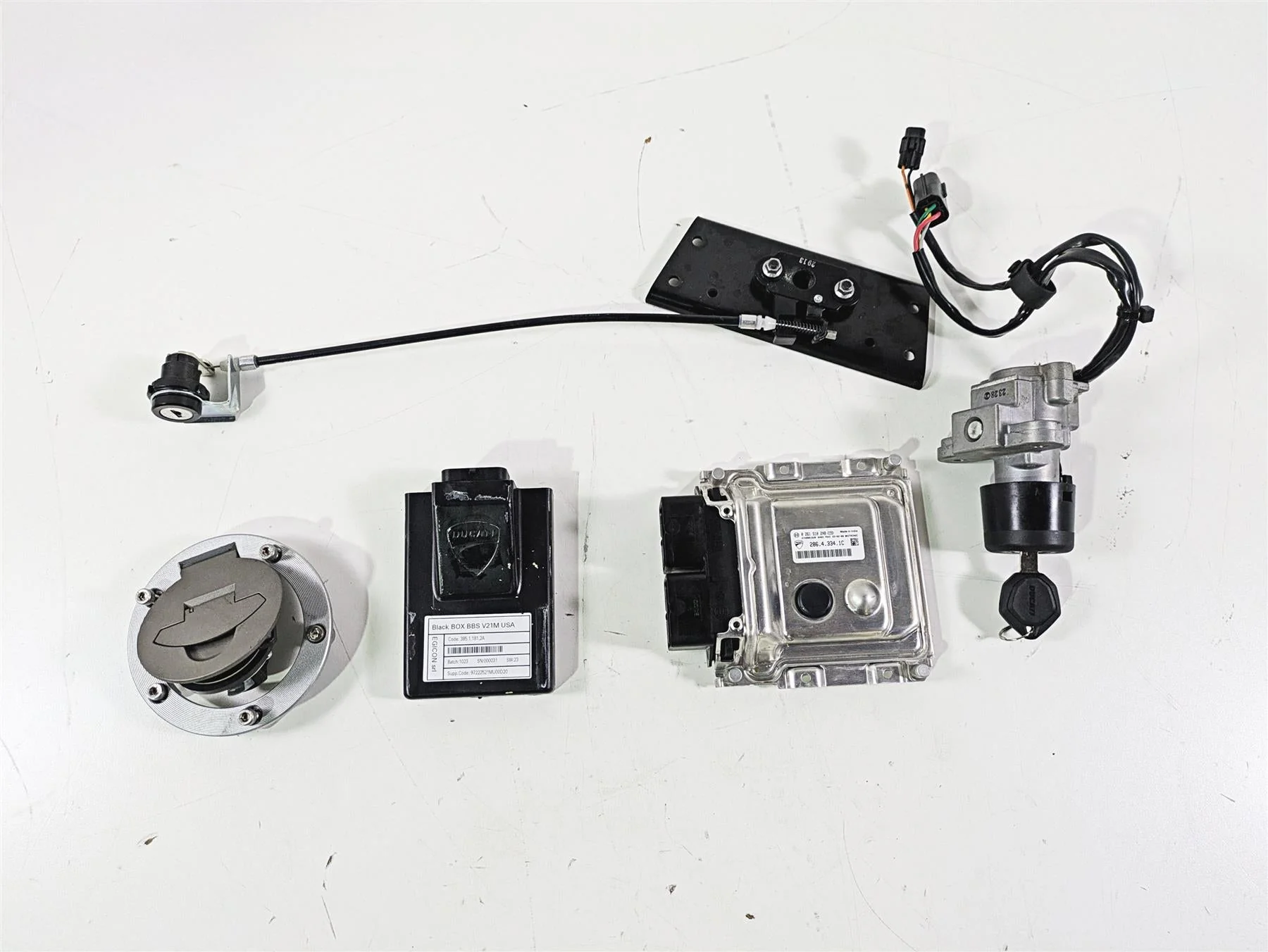 2023 Ducati Monster 937 SP Cdi & Bbox & Ignition Switch Set 28643341C - Image 2