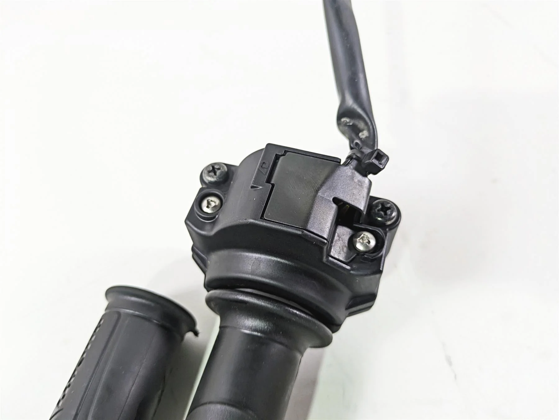 2023 Ducati Monster 937 SP Fly Ride By Wire Throttle Control 66020093B - Image 8